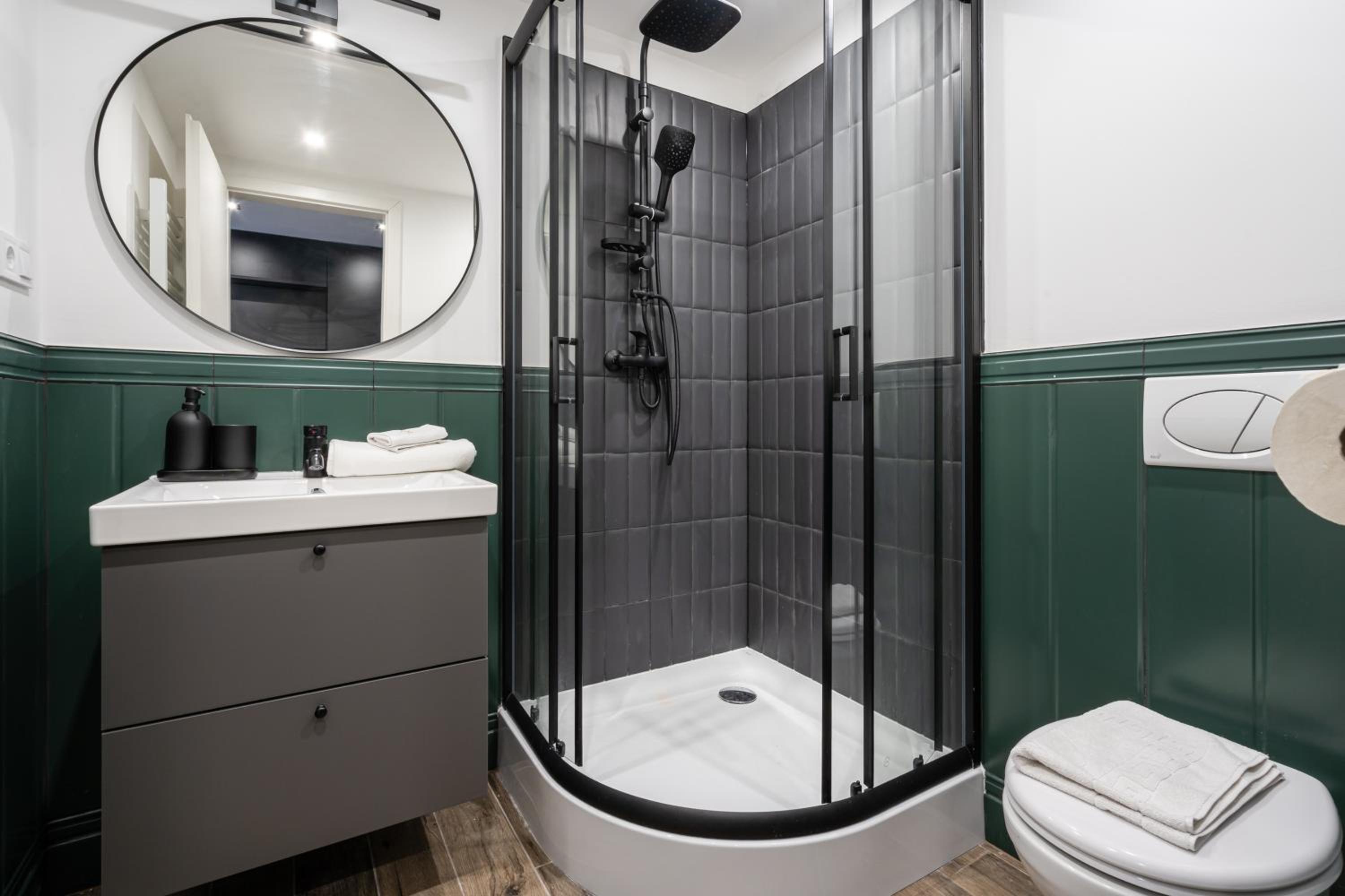 E41 - Trendy Boutique Apartments - Prime Spot by BQA