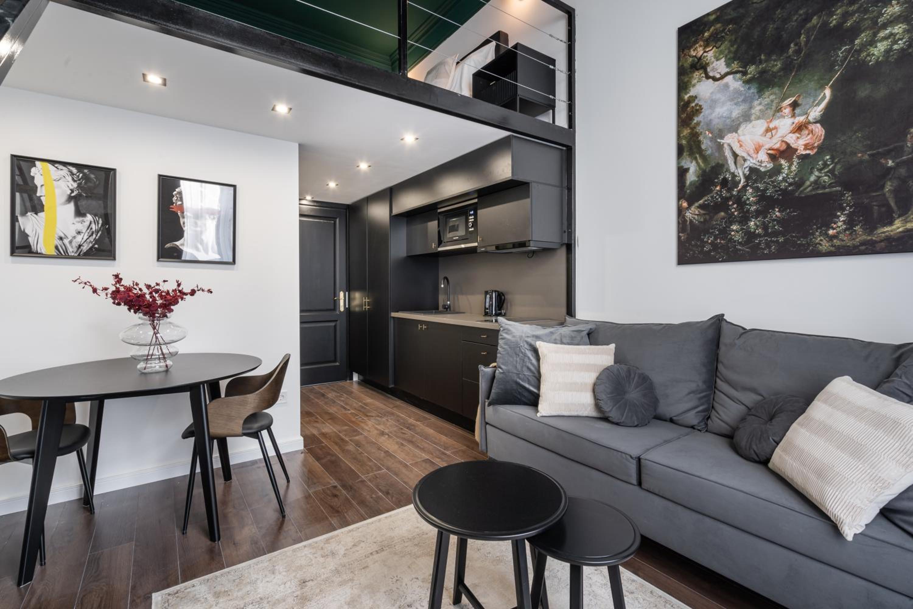 E41 - Trendy Boutique Apartments - Prime Spot by BQA