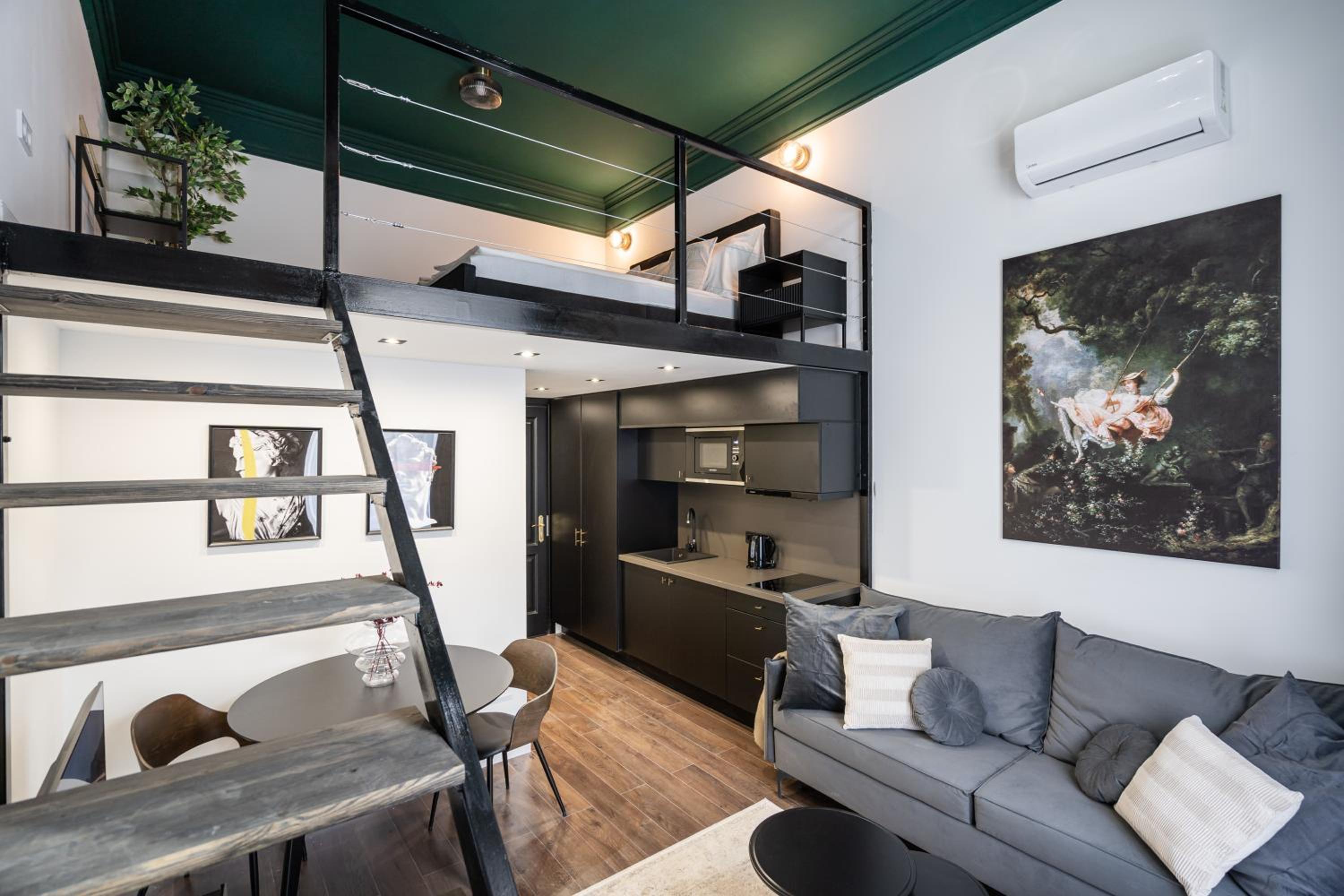 E41 - Trendy Boutique Apartments - Prime Spot by BQA