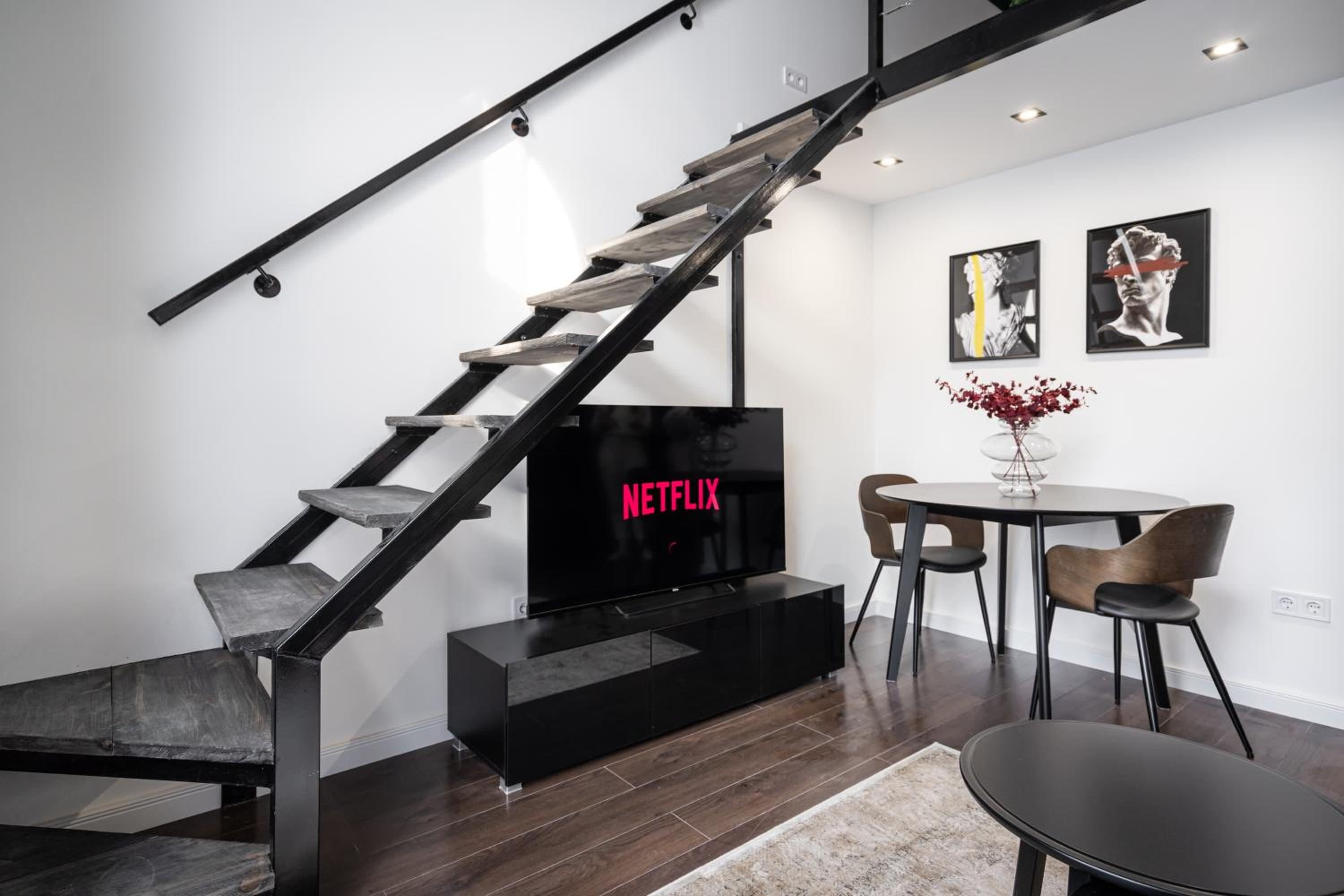 E41 - Trendy Boutique Apartments - Prime Spot by BQA