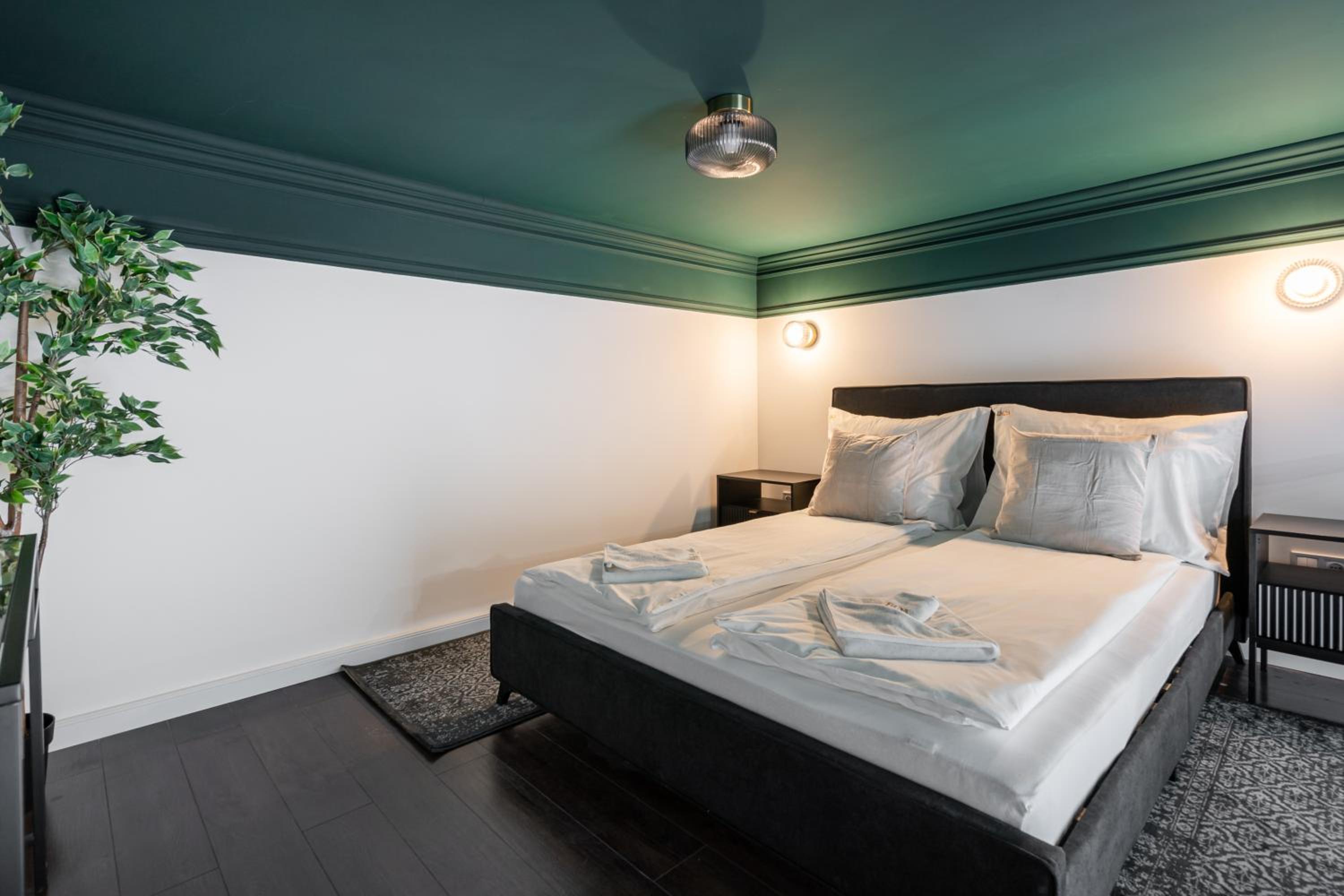 E41 - Trendy Boutique Apartments - Prime Spot by BQA