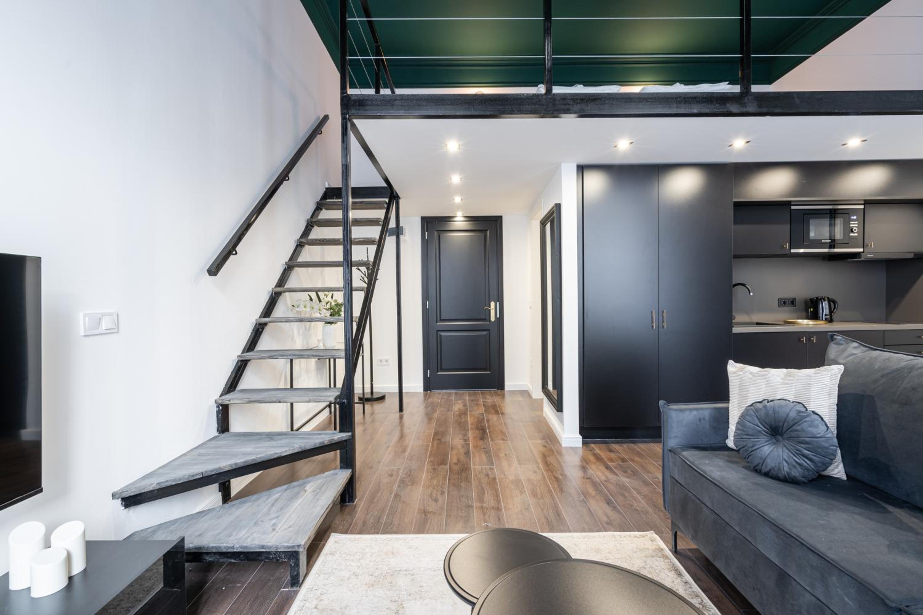 E41 - Trendy Boutique Apartments - Prime Spot by BQA