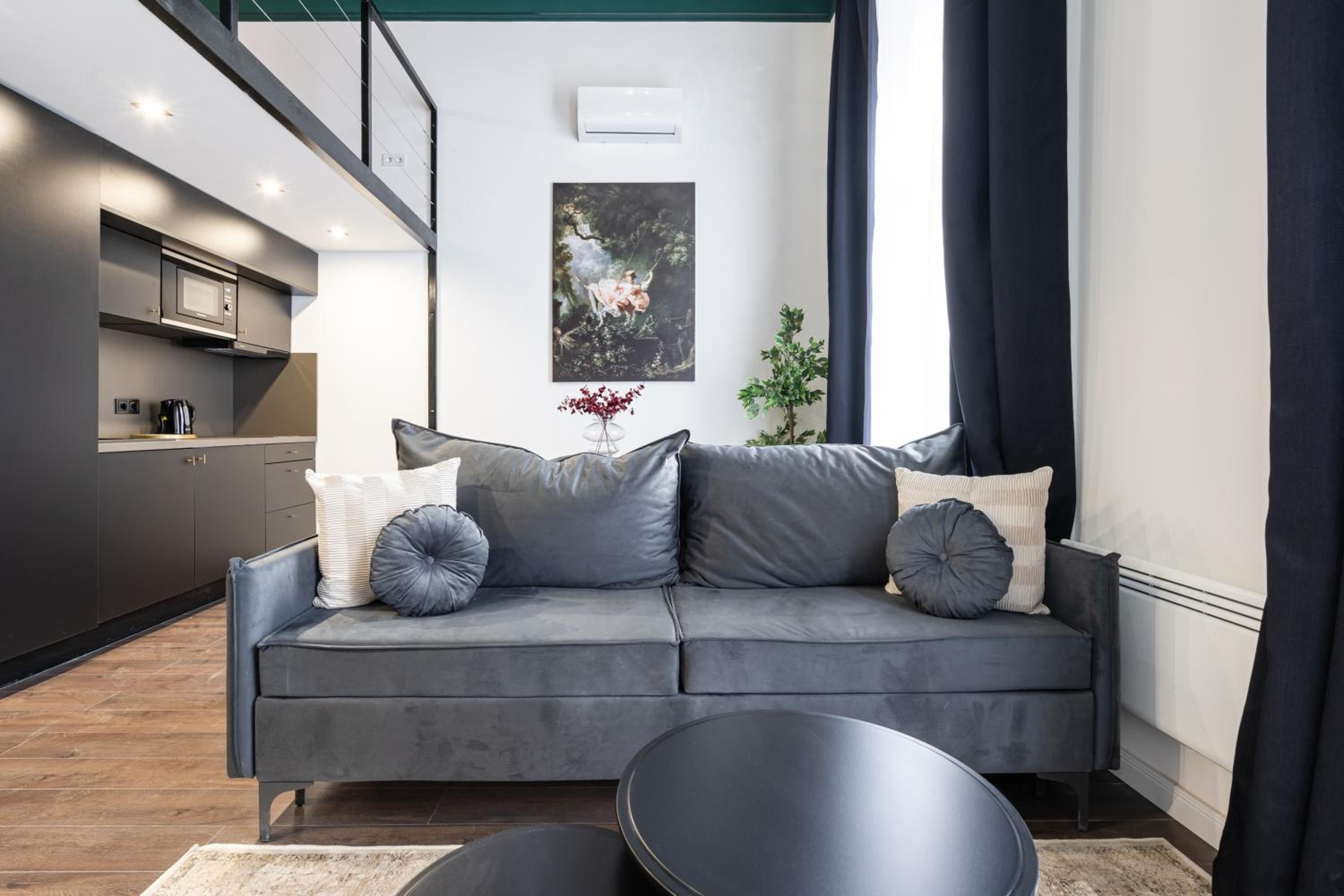 E41 - Trendy Boutique Apartments - Prime Spot by BQA