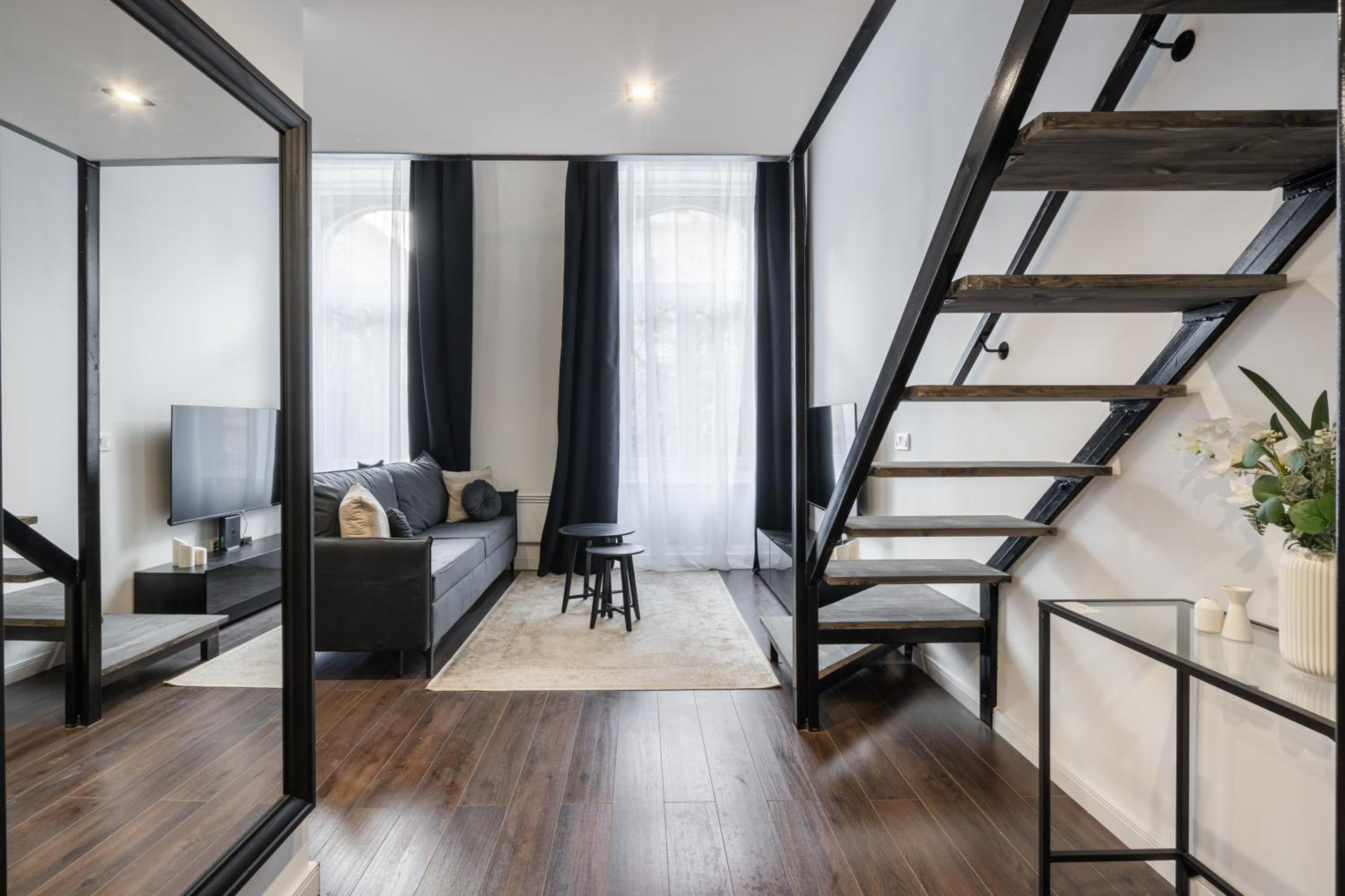 E41 - Trendy Boutique Apartments - Prime Spot by BQA