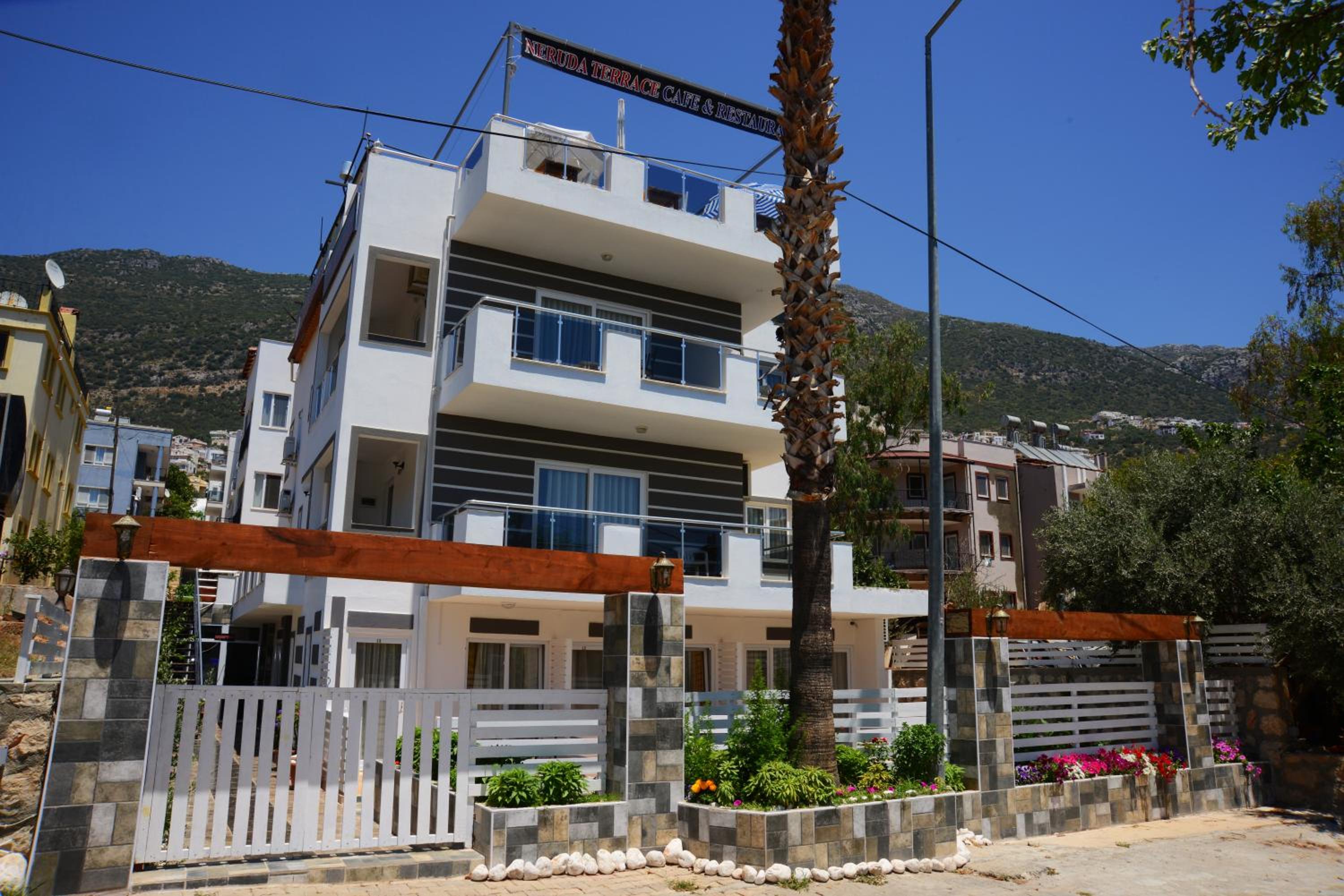 Neruda Otel - Image 12