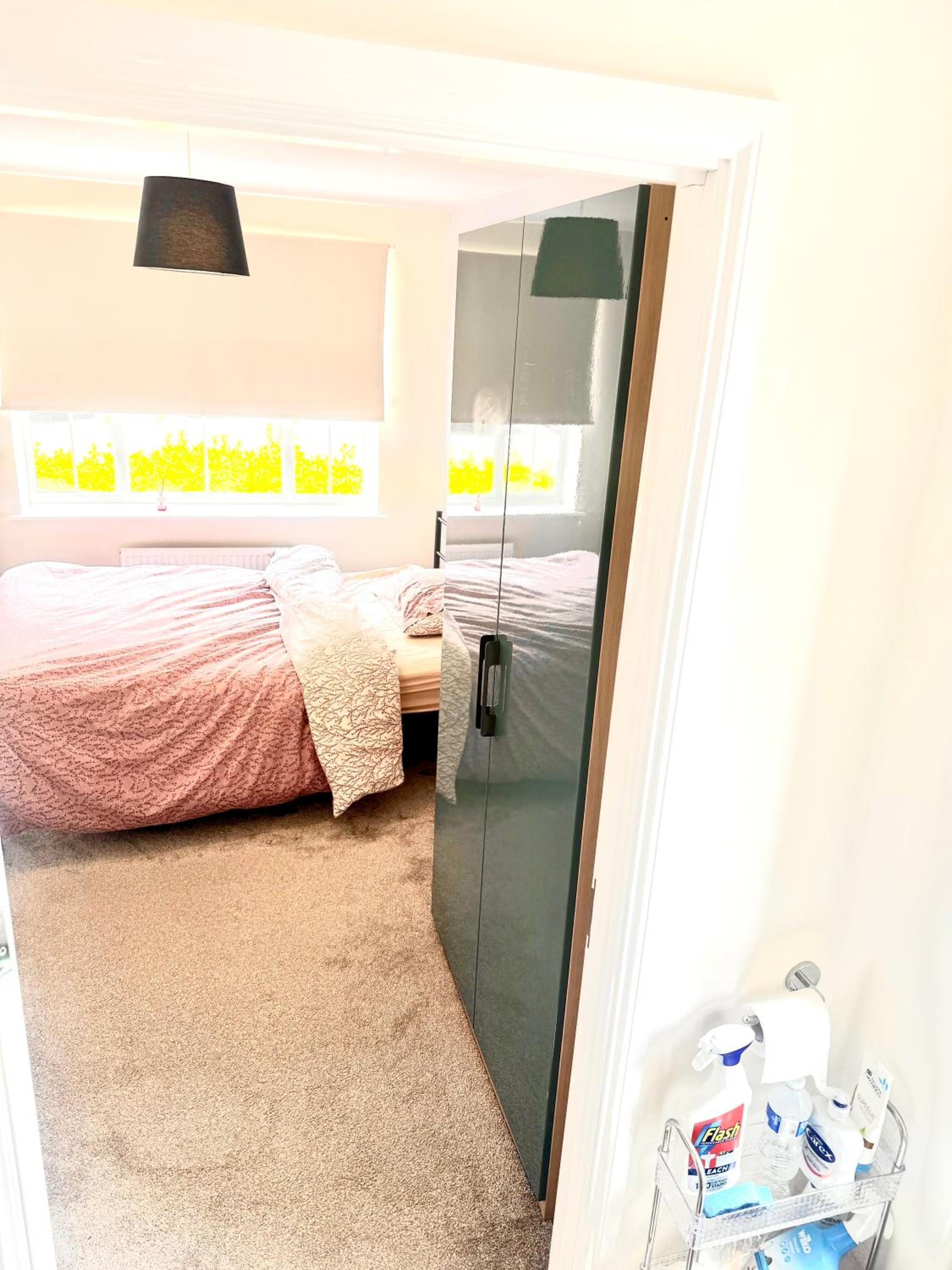 Quiet and Comfortable Double guest room