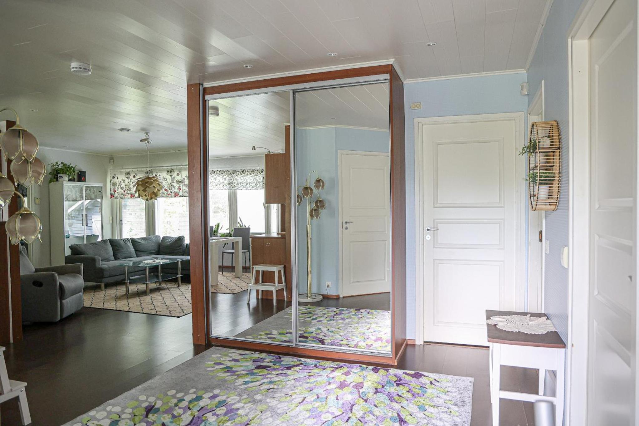 Villa Korpieukko By BookLapland