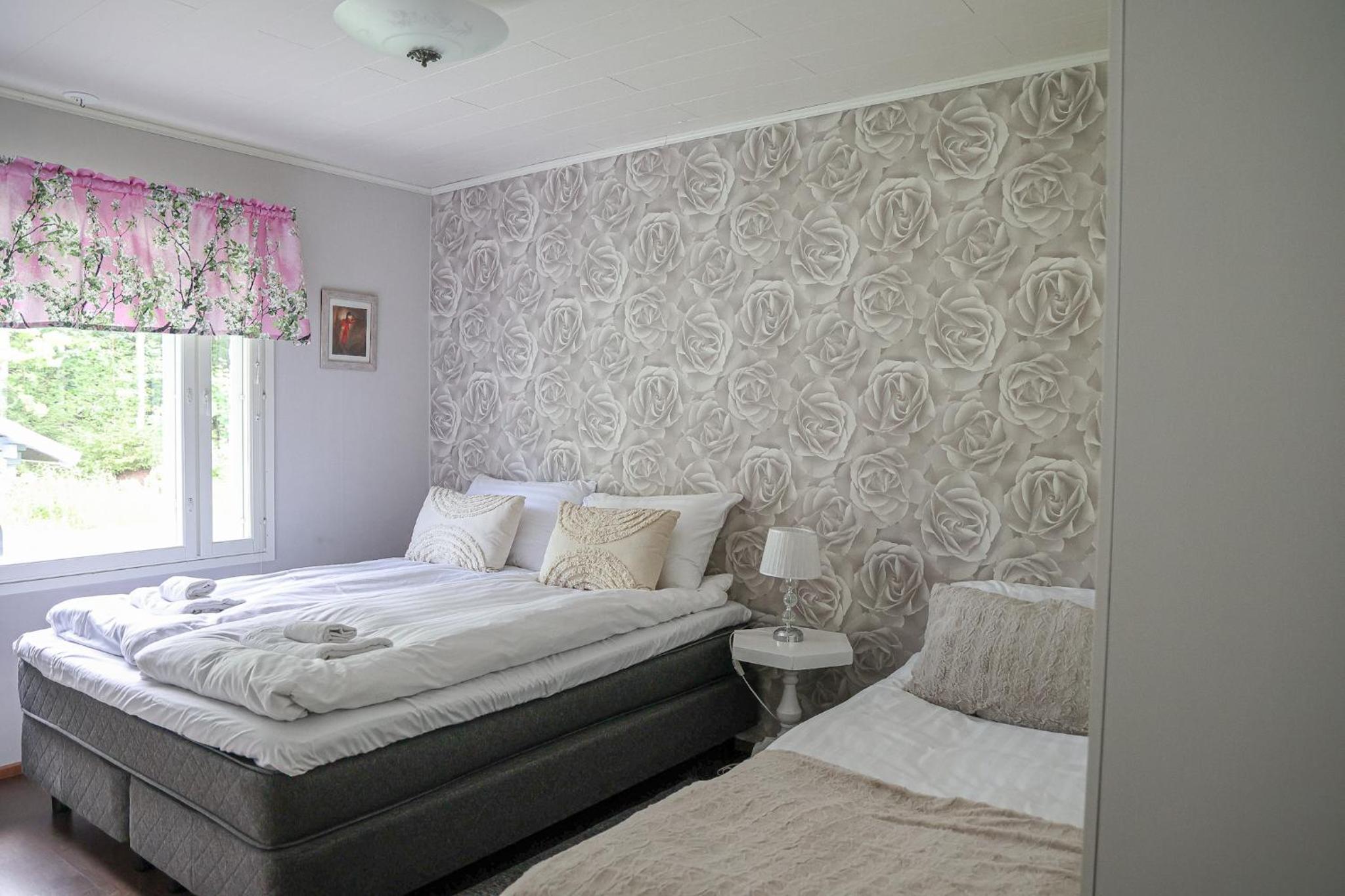 Villa Korpieukko By BookLapland