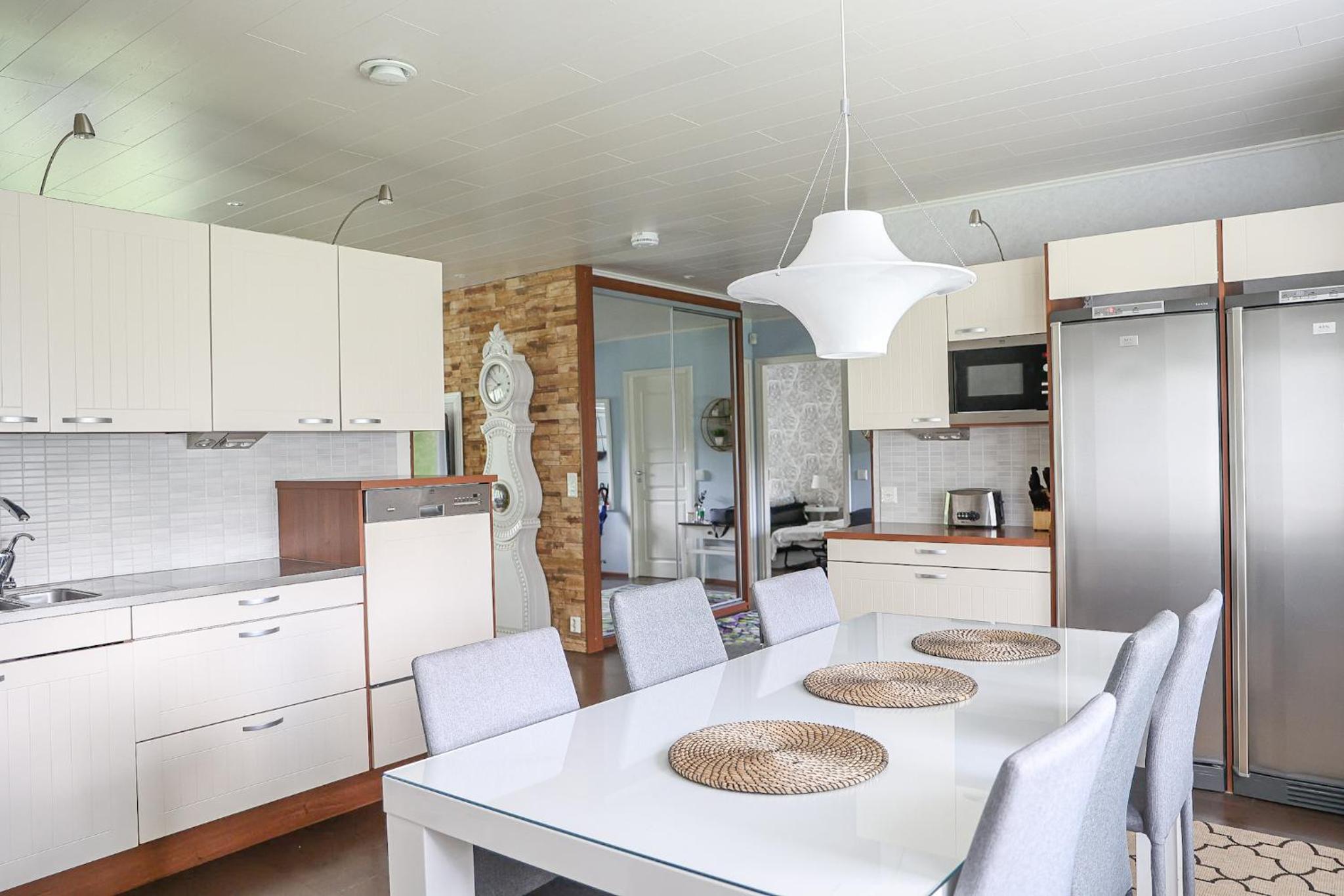 Villa Korpieukko By BookLapland