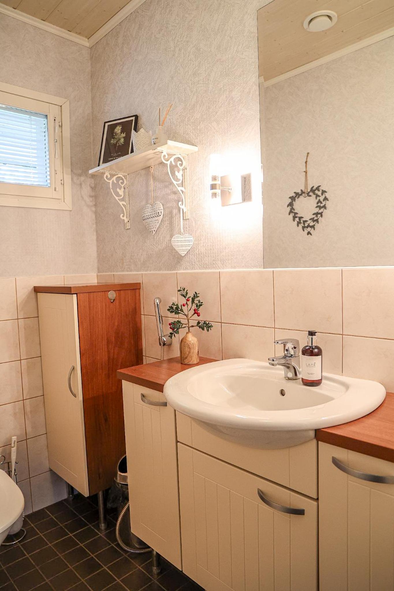 Villa Korpieukko By BookLapland