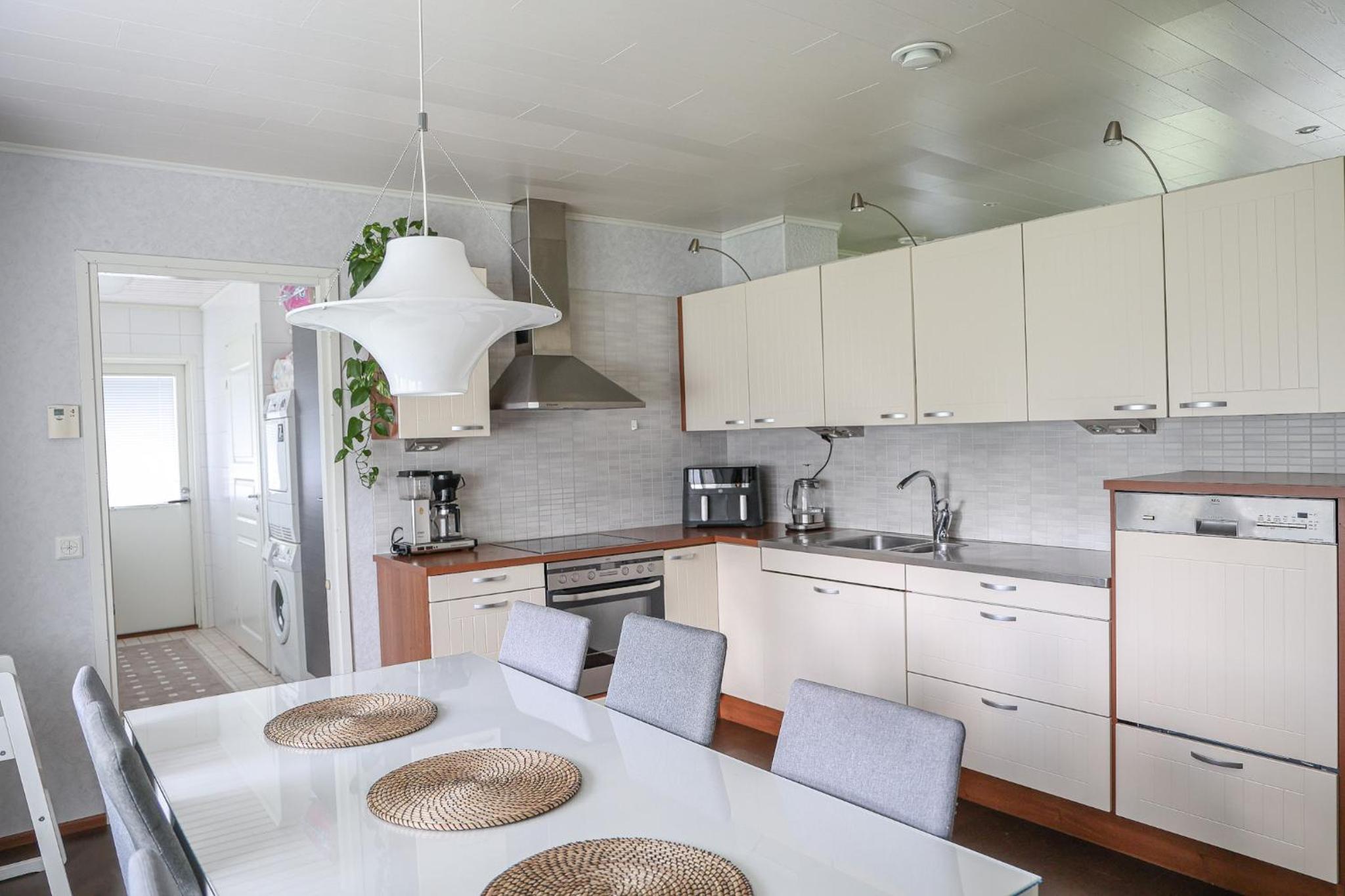 Villa Korpieukko By BookLapland