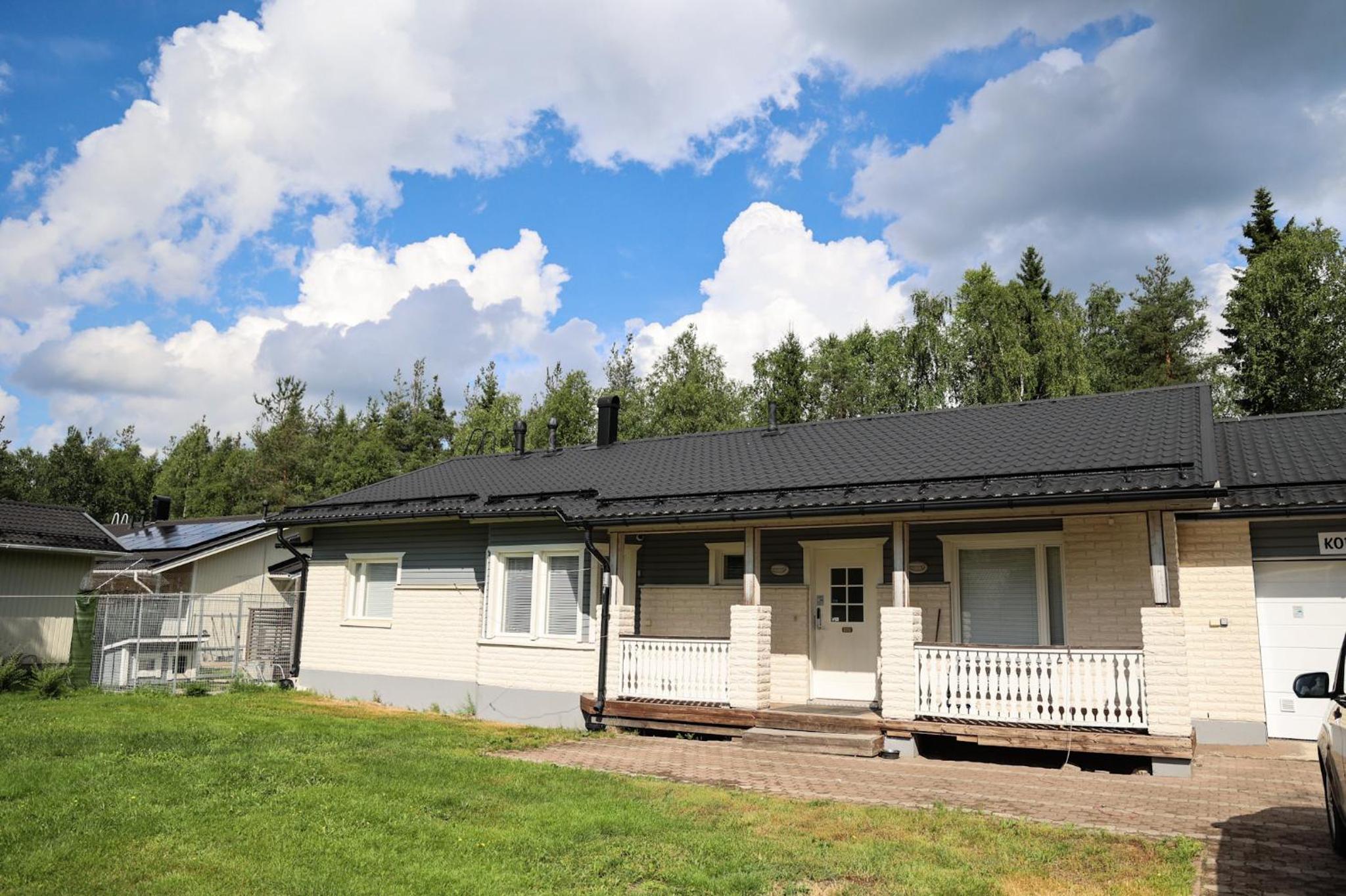 Villa Korpieukko By BookLapland