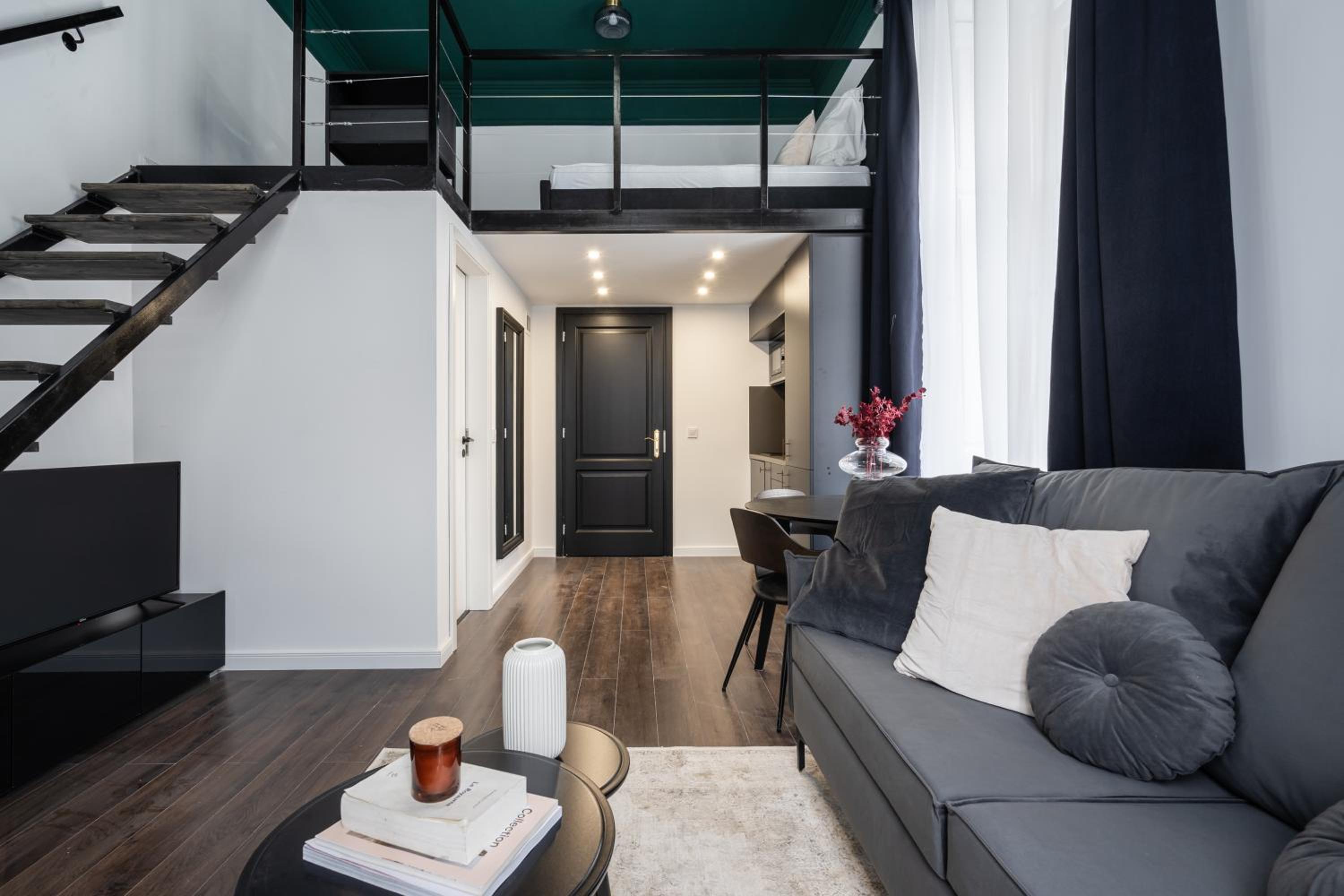E41 - Trendy Boutique Apartments - Prime Spot by BQA