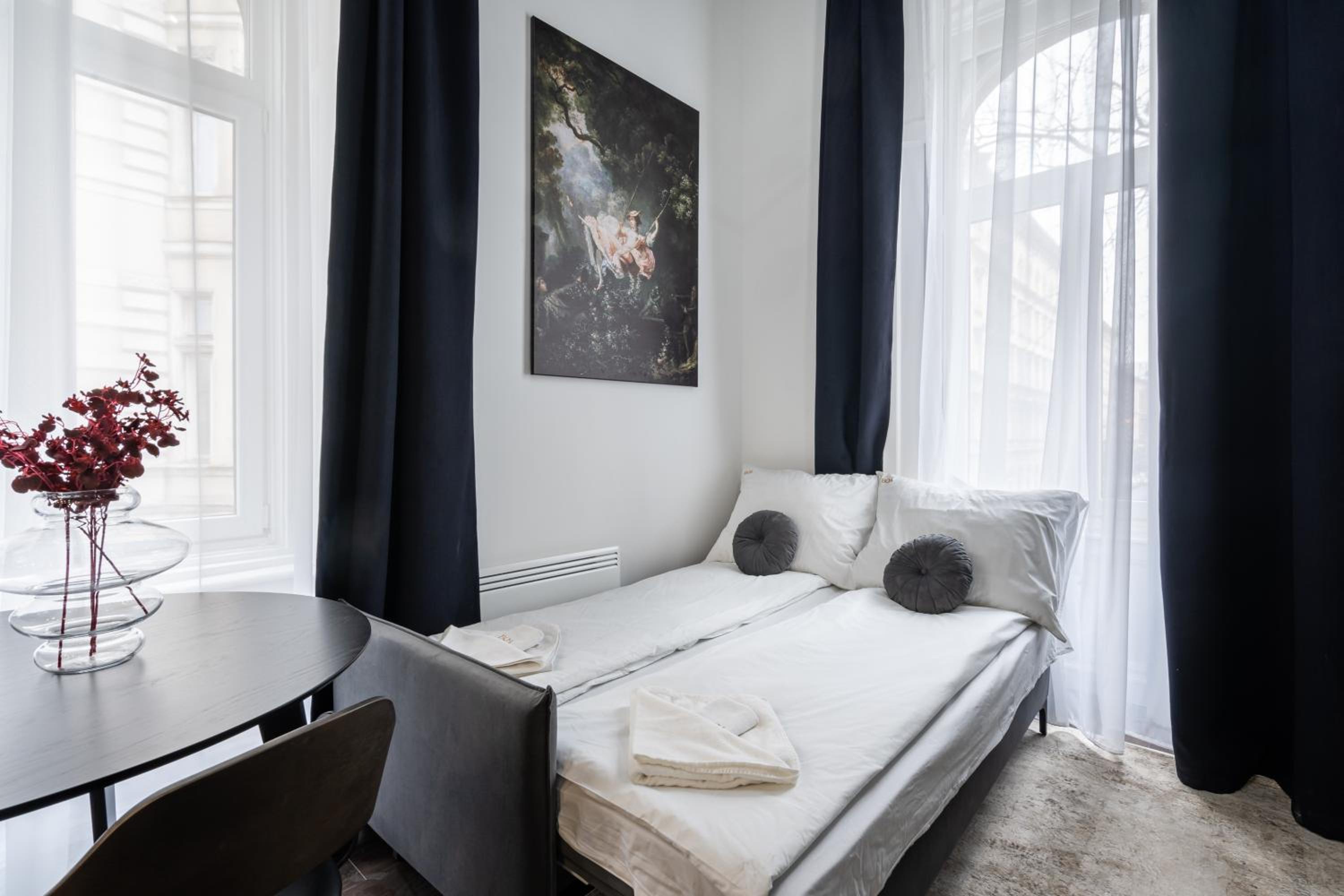 E41 - Trendy Boutique Apartments - Prime Spot by BQA