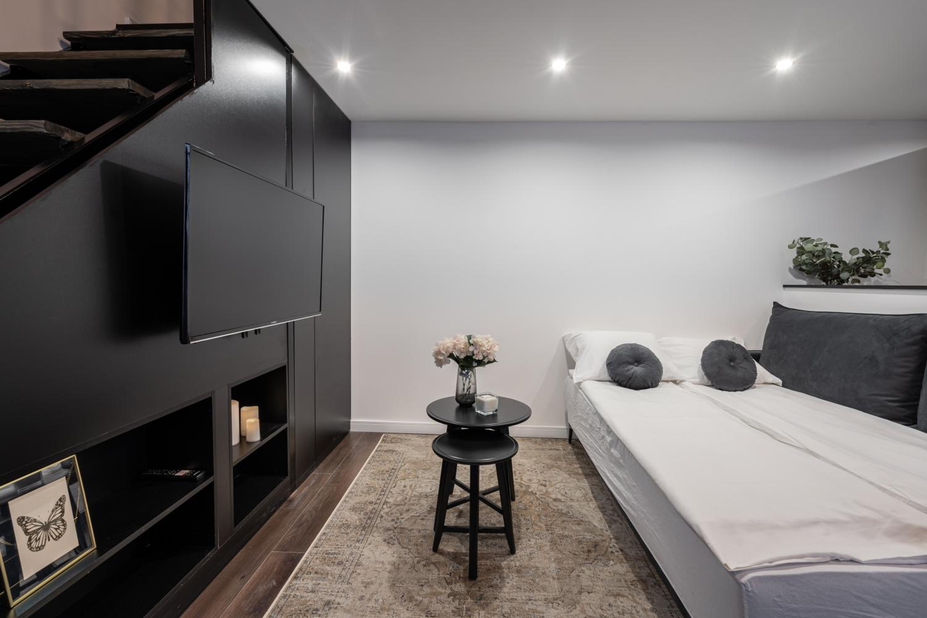 E41 - Trendy Boutique Apartments - Prime Spot by BQA