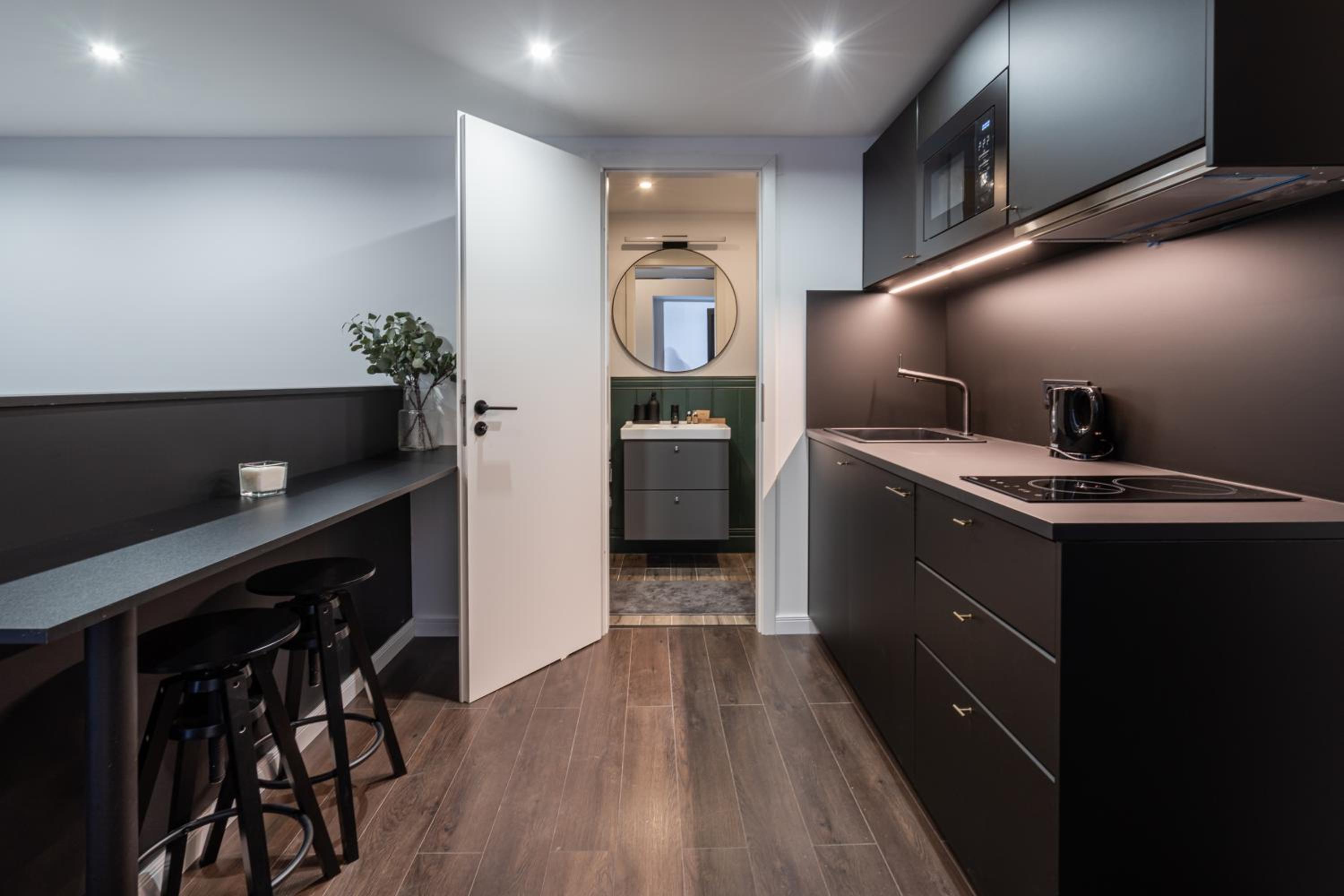 E41 - Trendy Boutique Apartments - Prime Spot by BQA