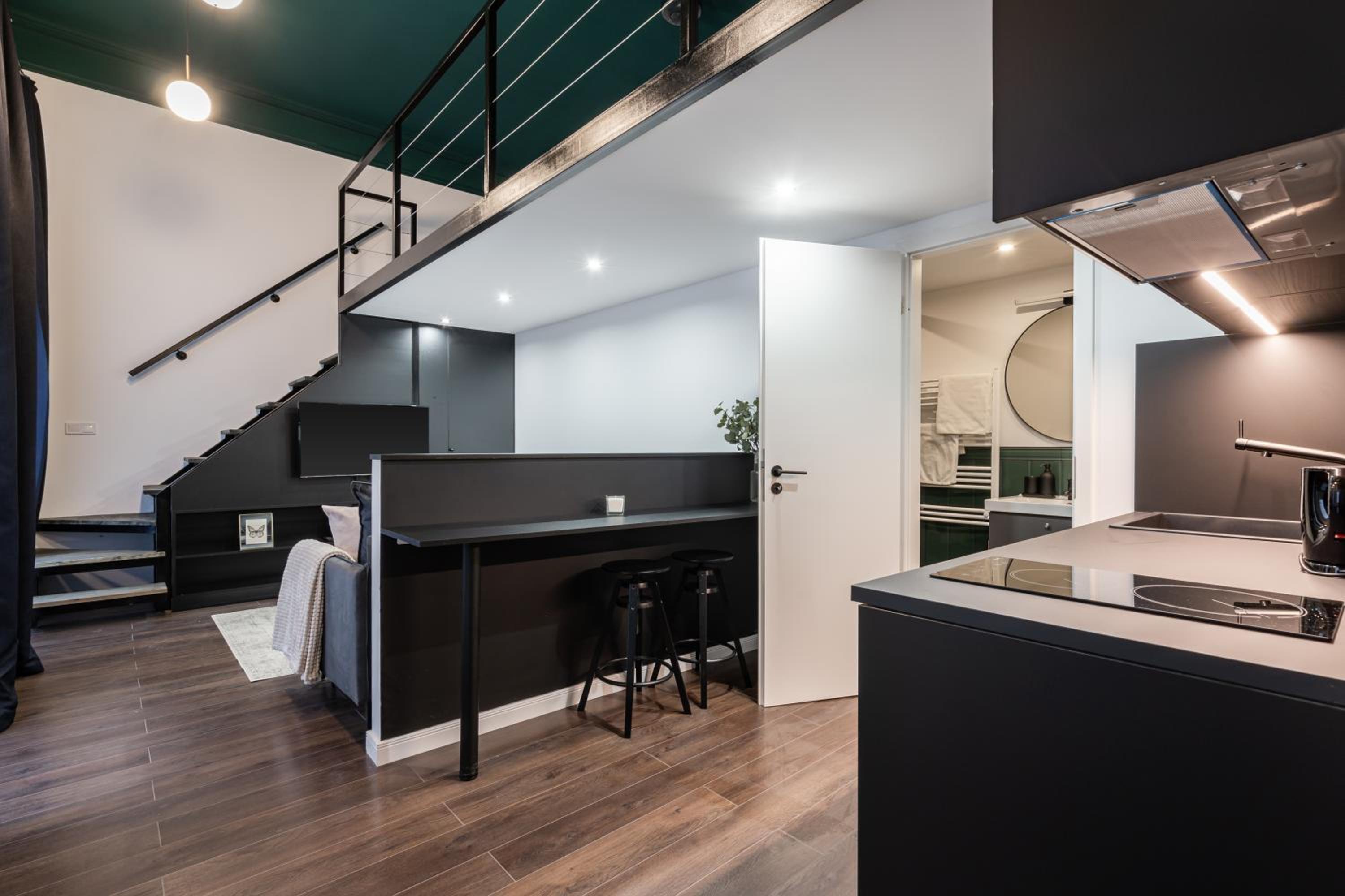 E41 - Trendy Boutique Apartments - Prime Spot by BQA