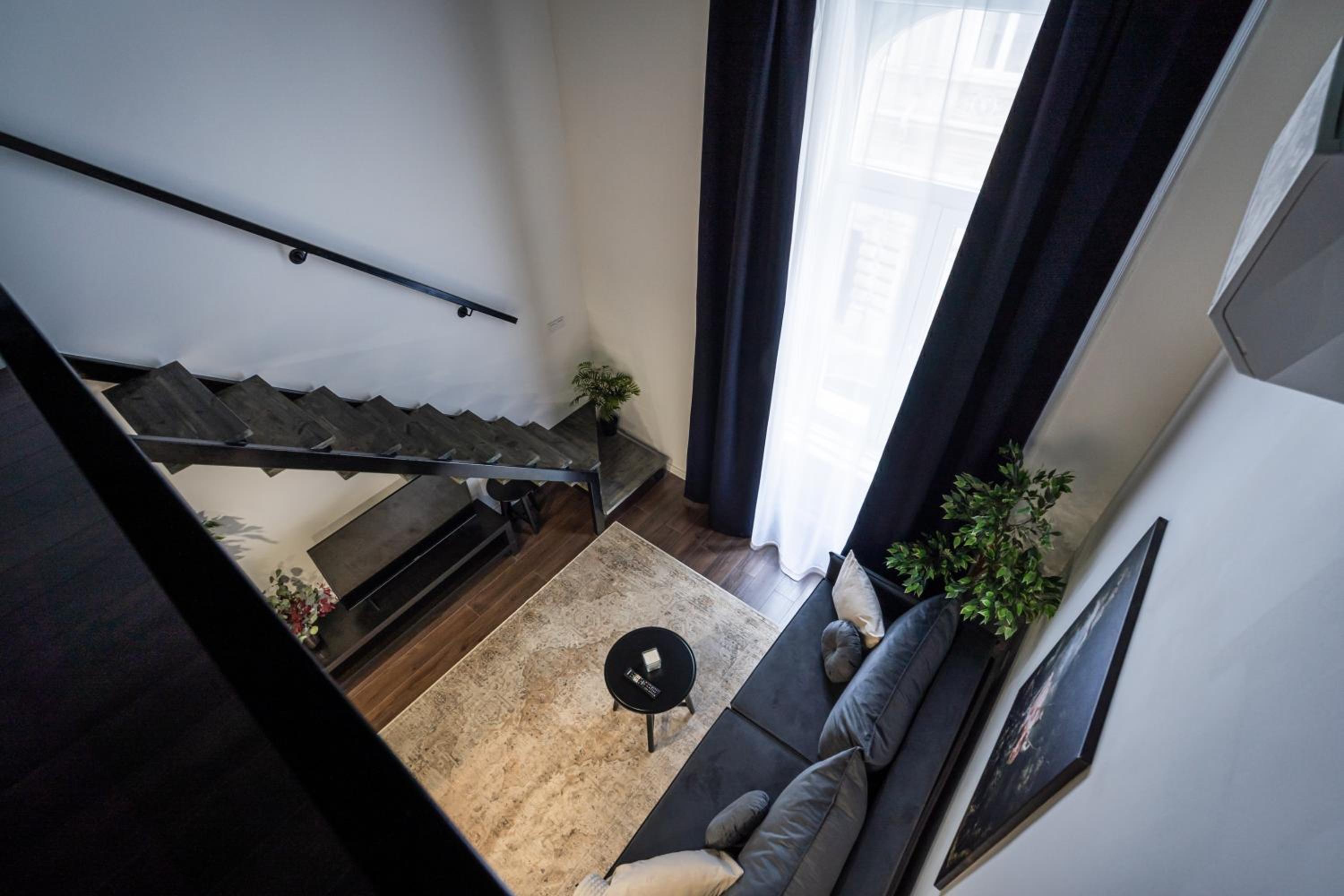 E41 - Trendy Boutique Apartments - Prime Spot by BQA