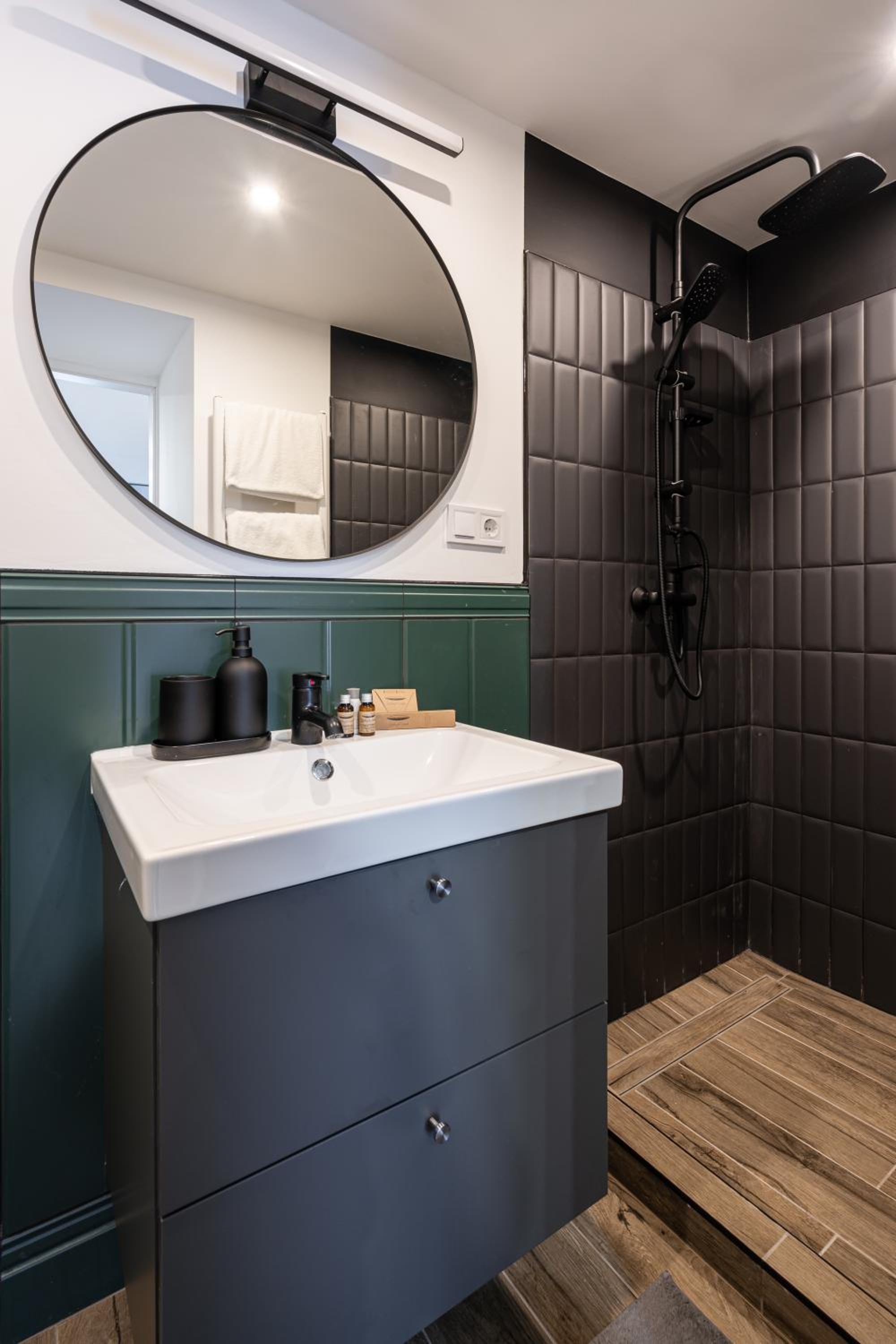 E41 - Trendy Boutique Apartments - Prime Spot by BQA