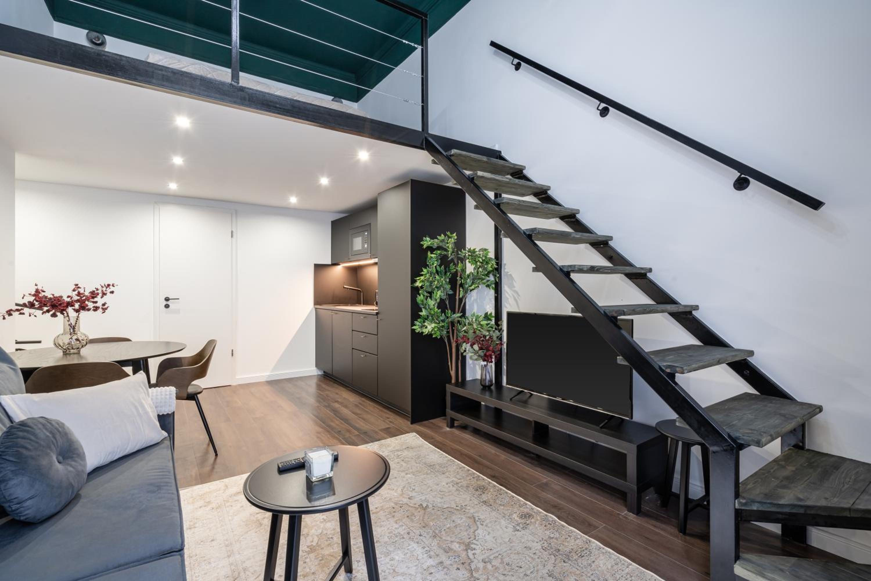 E41 - Trendy Boutique Apartments - Prime Spot by BQA