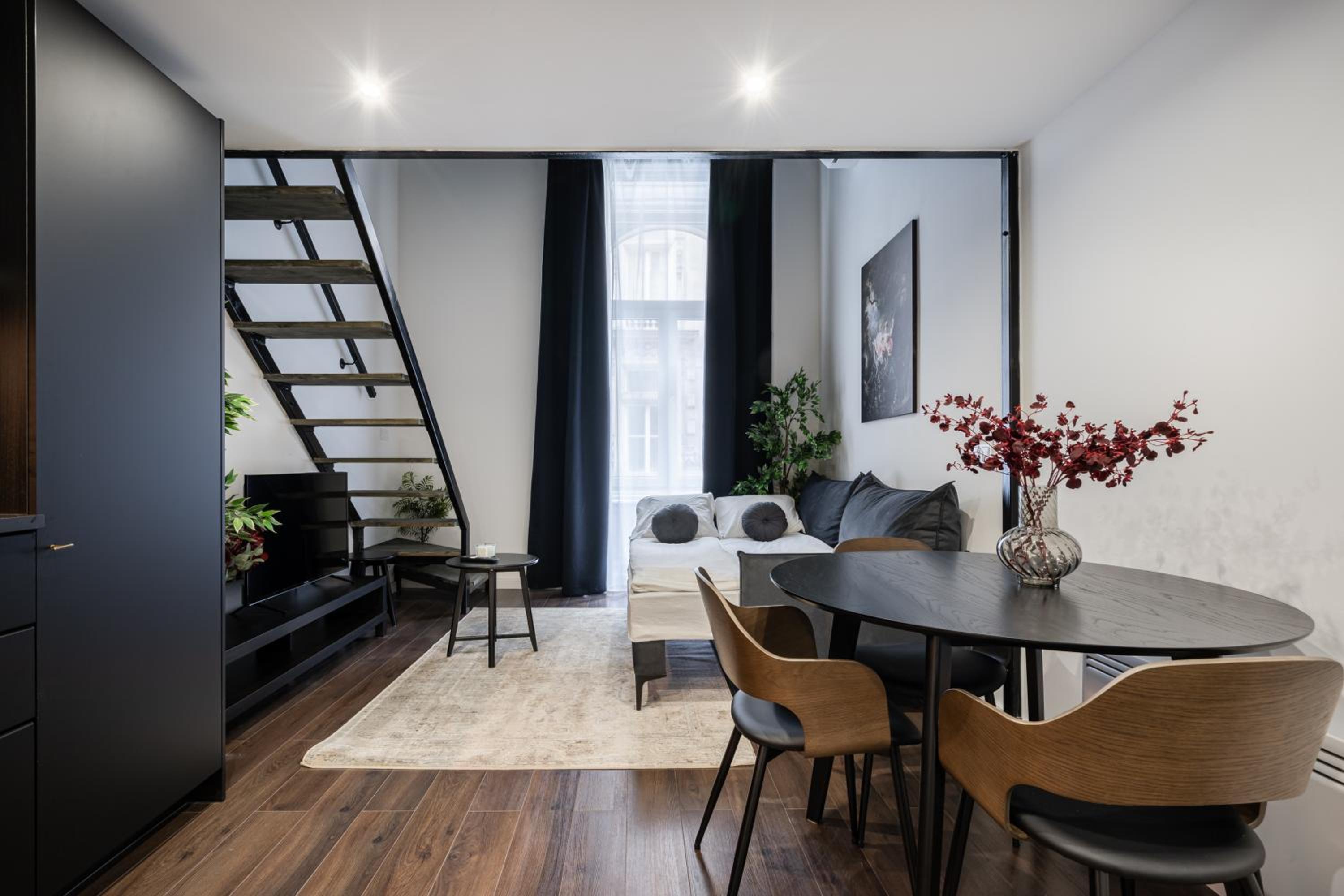 E41 - Trendy Boutique Apartments - Prime Spot by BQA