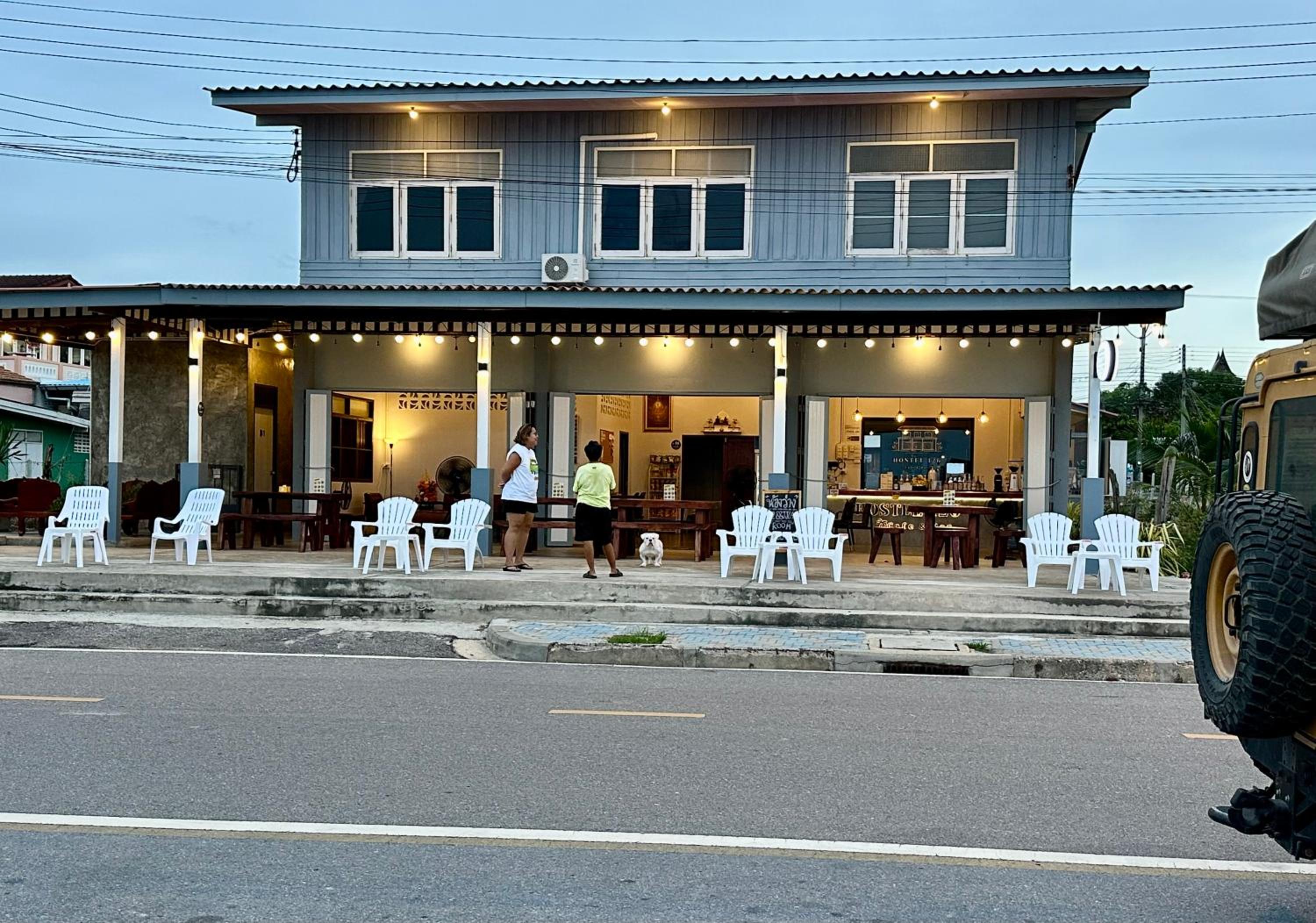 Hostel 126 Cafe' & Bar