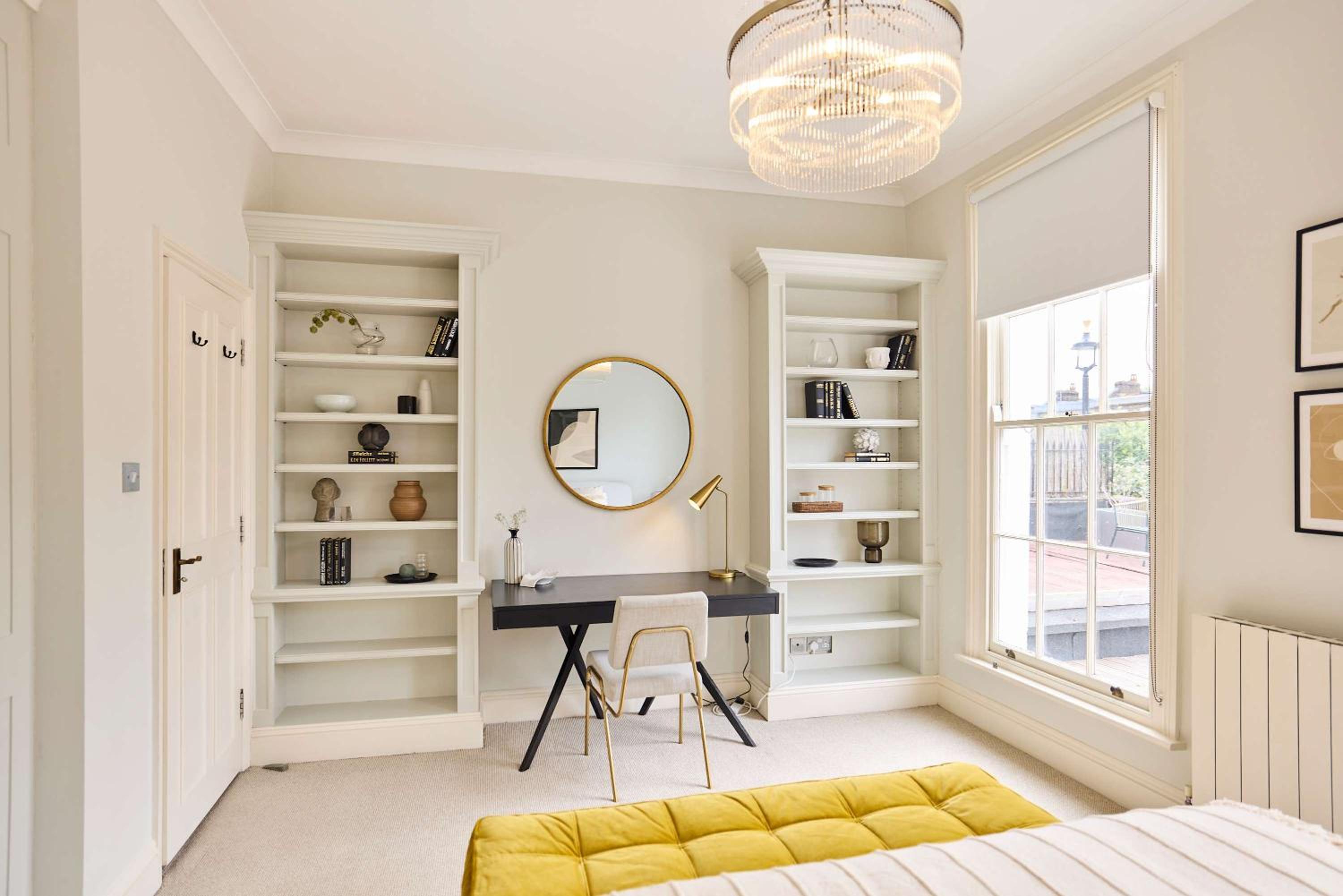 Regent's Park Mews - 4-Bed with Patio