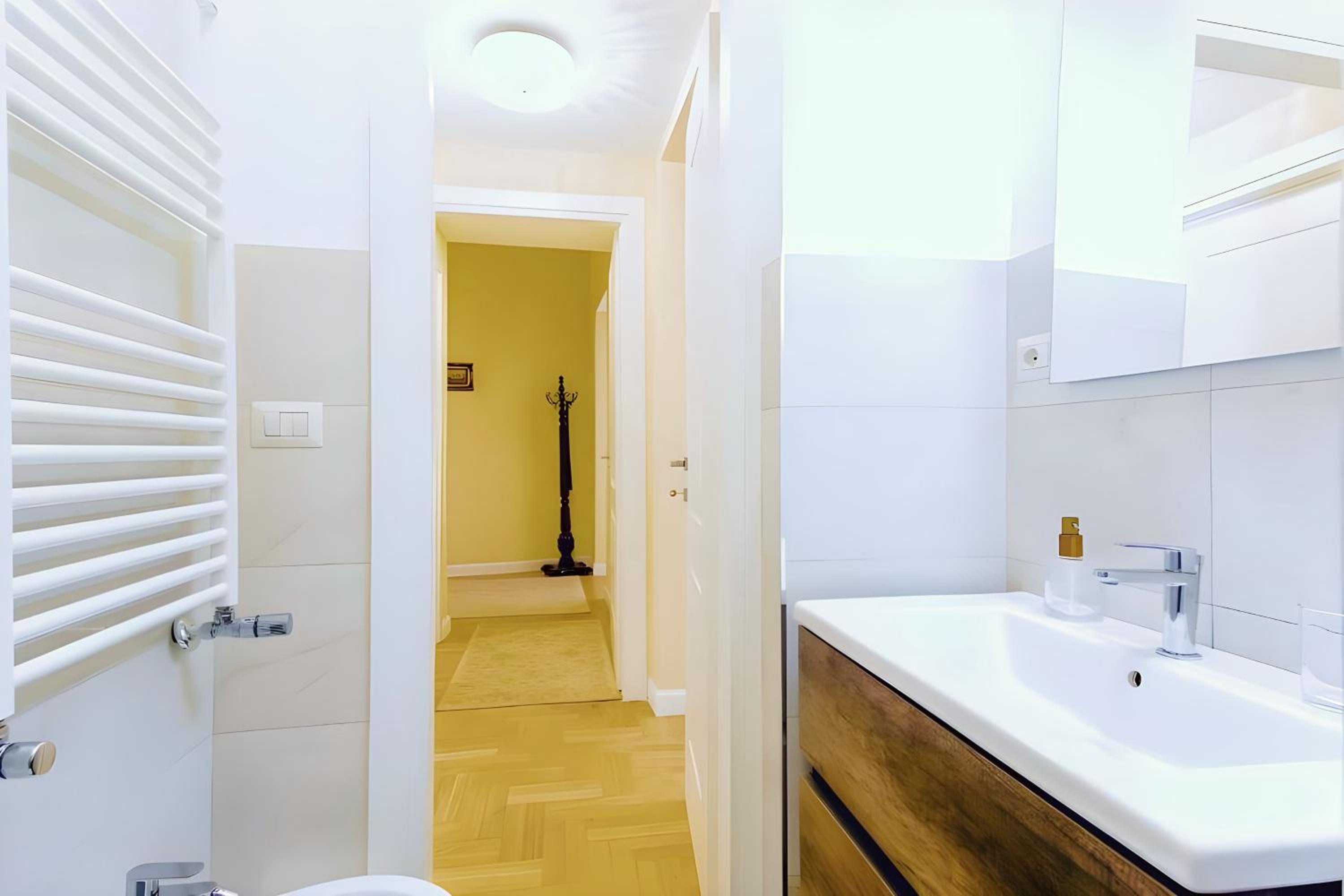 Elegantis Milos Suite Apartment - Your Chic Retreat in Central Rome