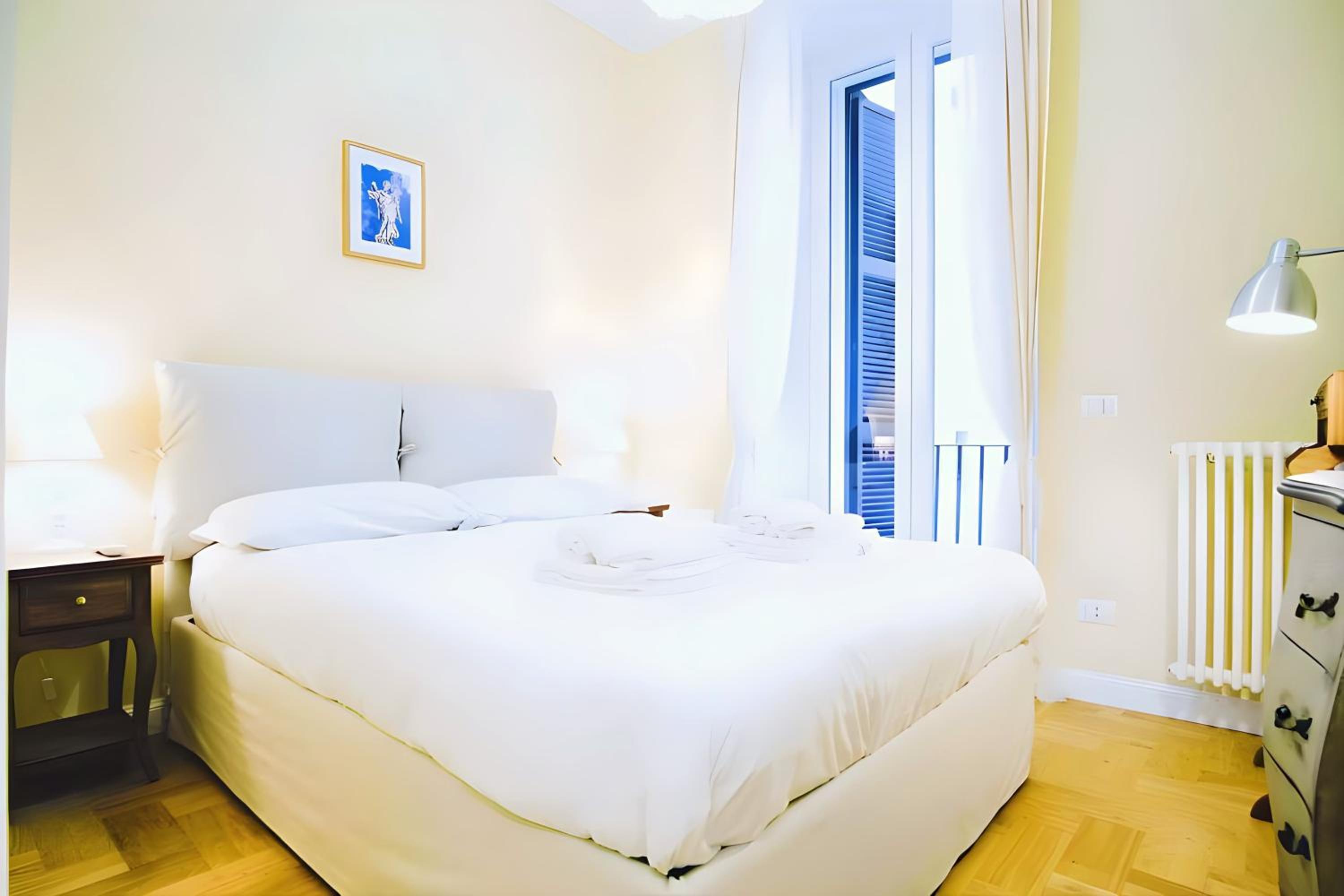 Elegantis Milos Suite Apartment - Your Chic Retreat in Central Rome