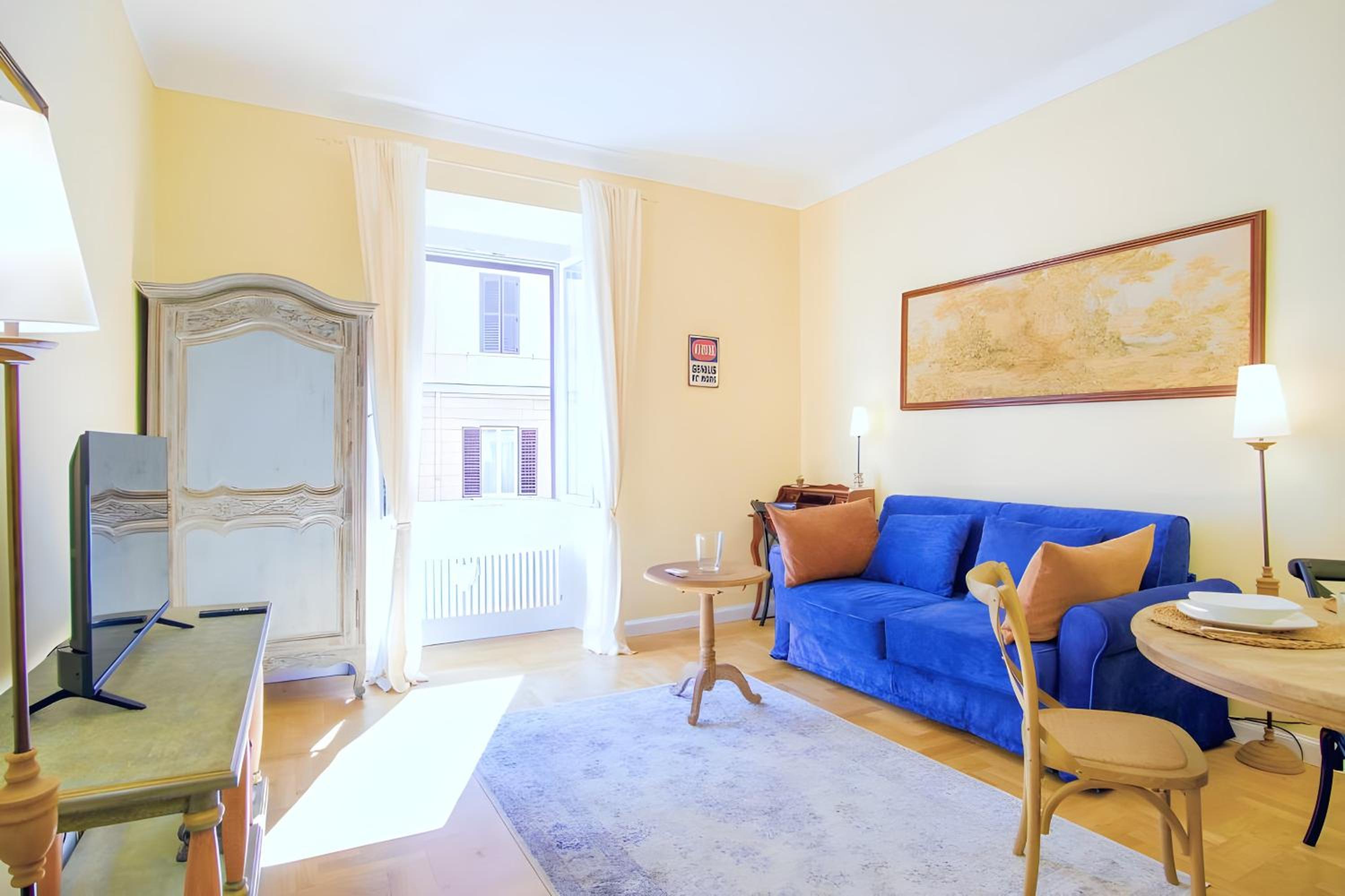 Elegantis Milos Suite Apartment - Your Chic Retreat in Central Rome