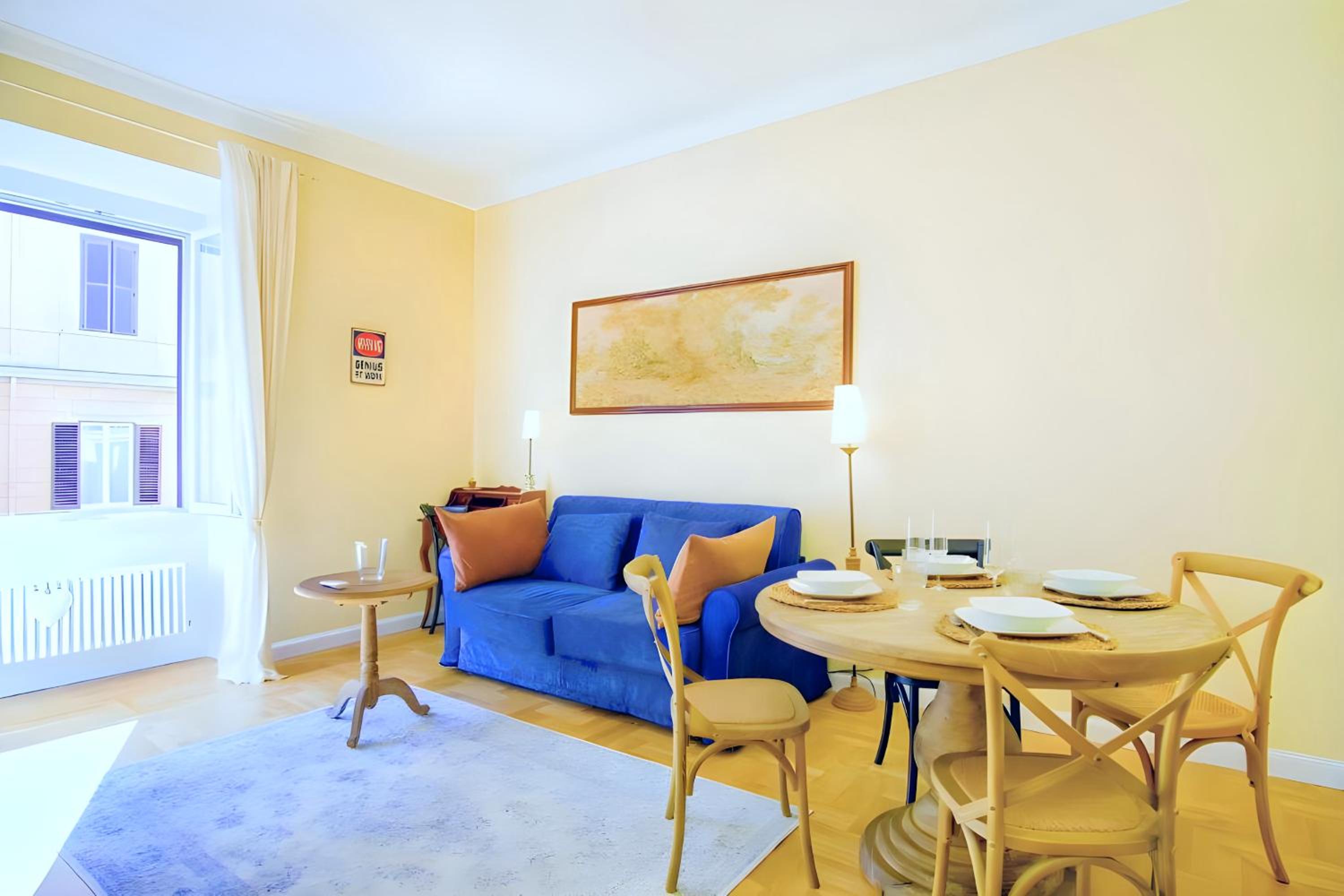 Elegantis Milos Suite Apartment - Your Chic Retreat in Central Rome