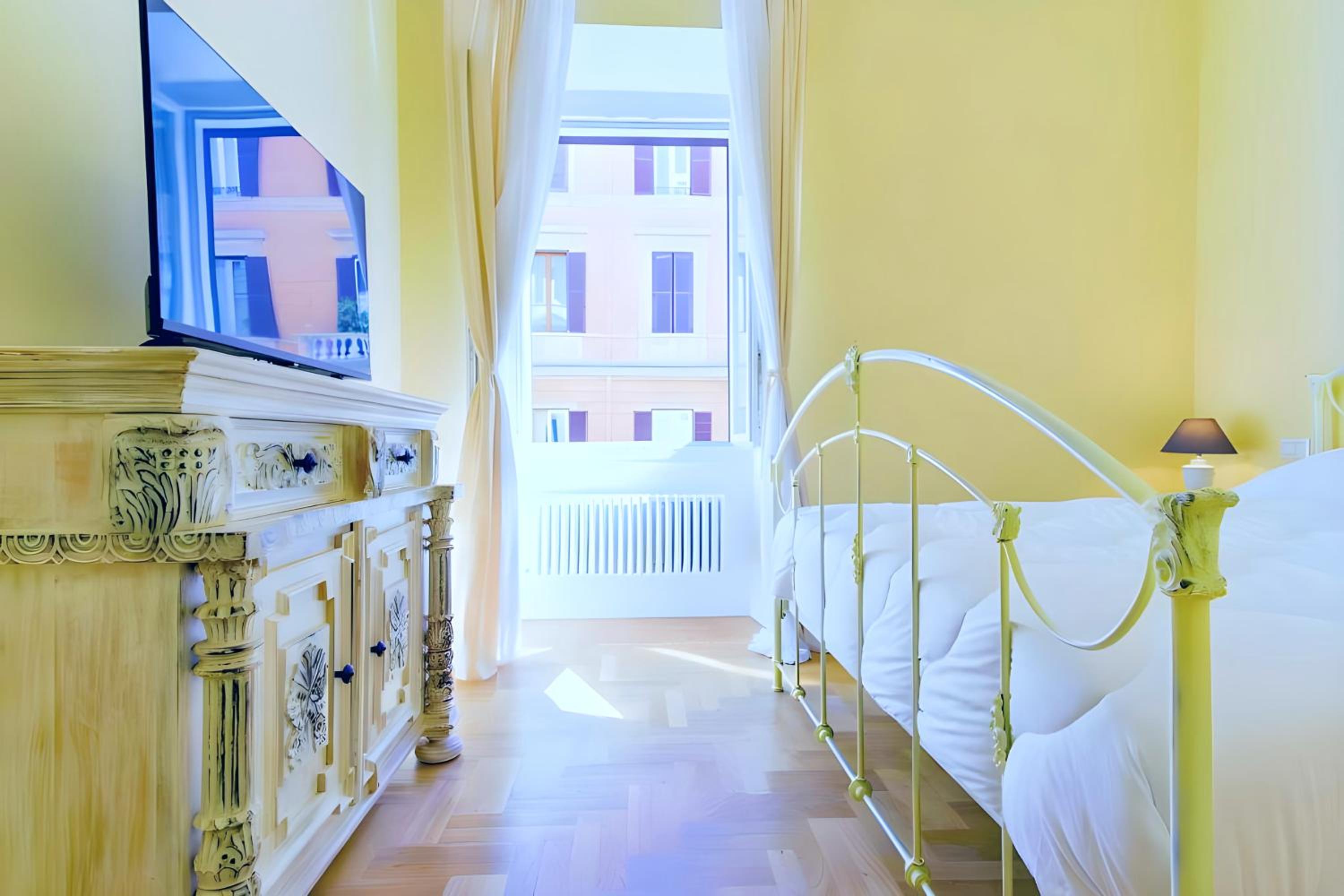 Elegantis Milos Suite Apartment - Your Chic Retreat in Central Rome