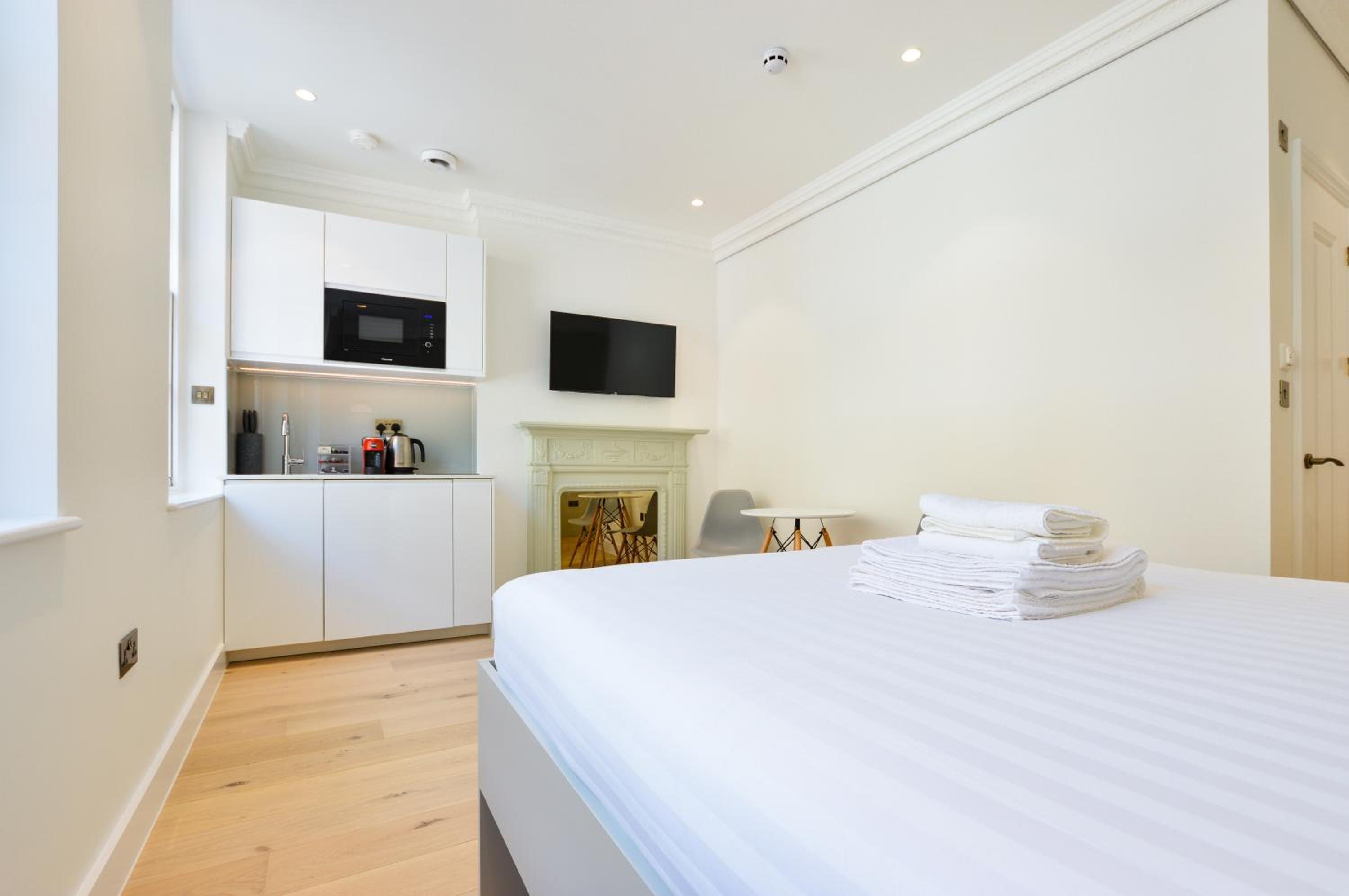 Leather Lane Concept Apartments