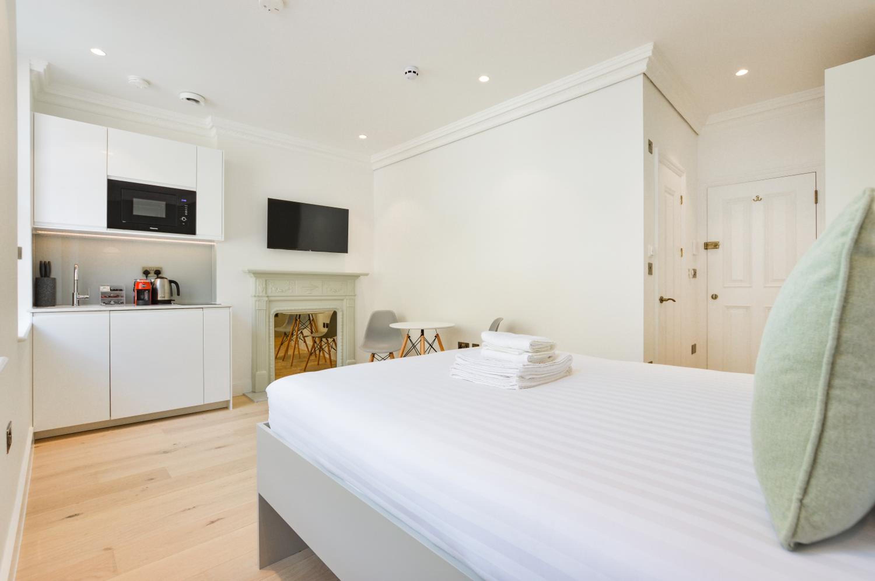 Leather Lane Concept Apartments