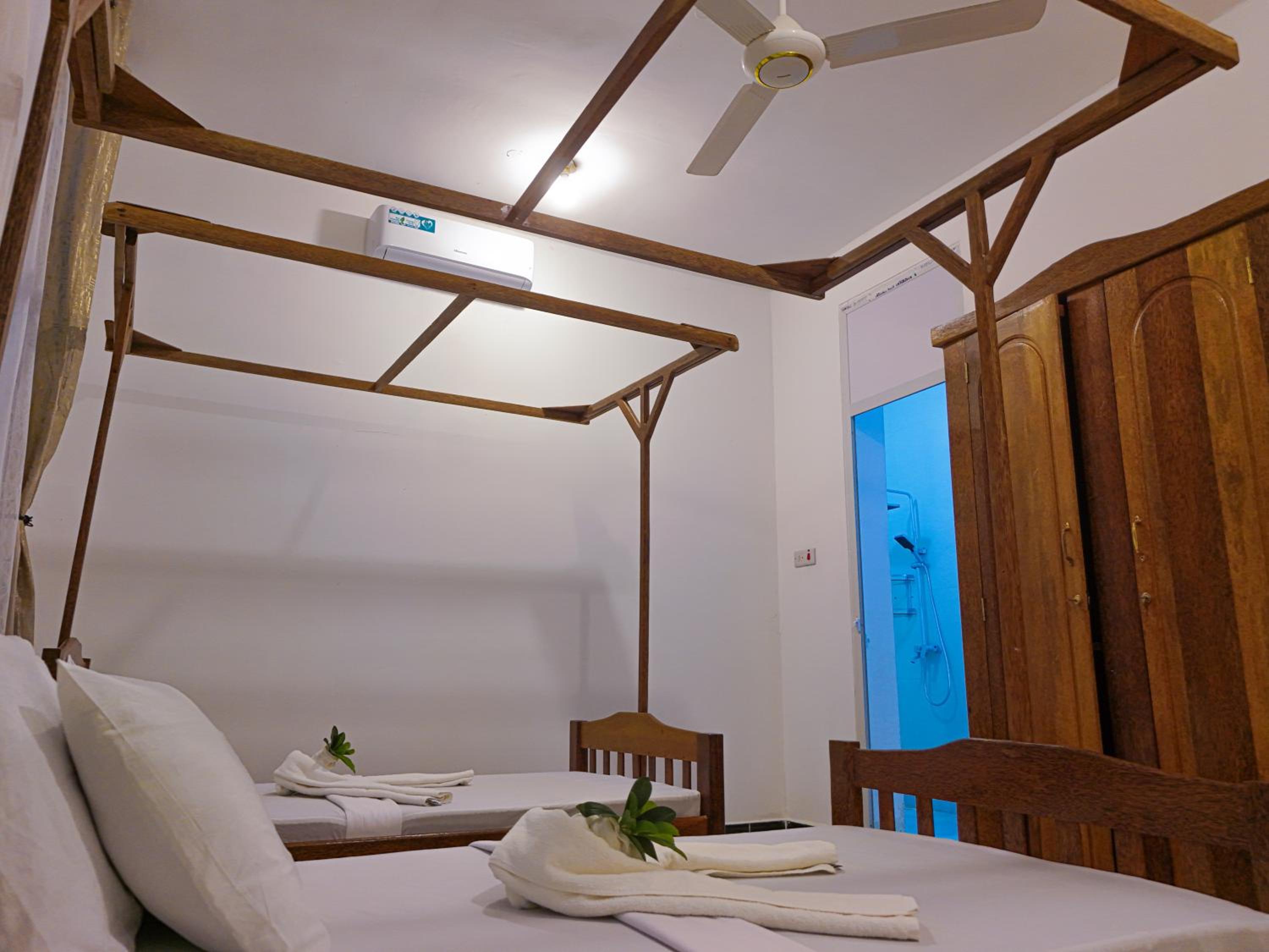 Oceanfront 2BR Zanzibar - Free Airport Shuttle
