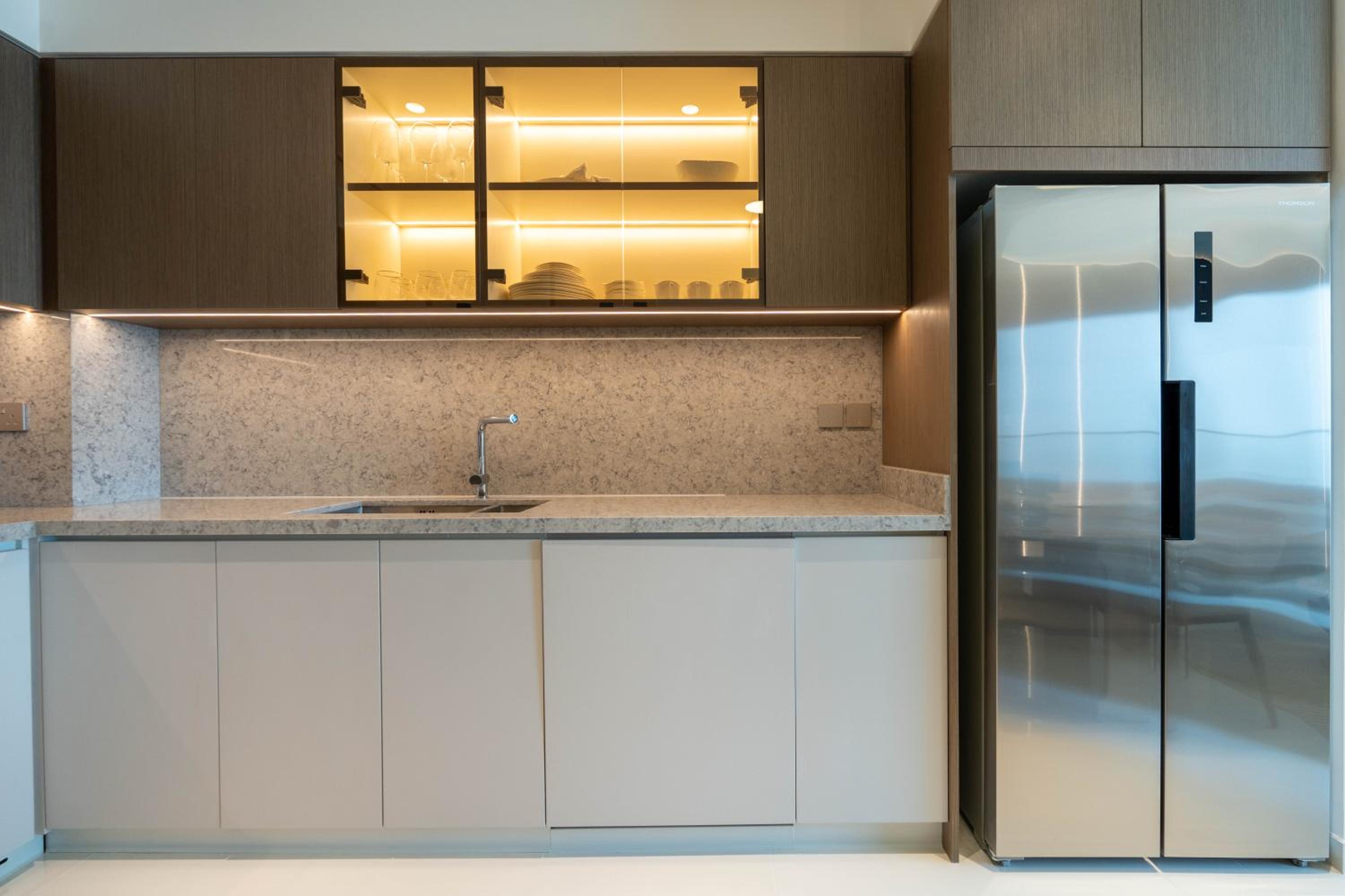 KeyRock - Stylish 2BR Apt with Palm Jumeirah View, Balcony , Pool & Gym Access