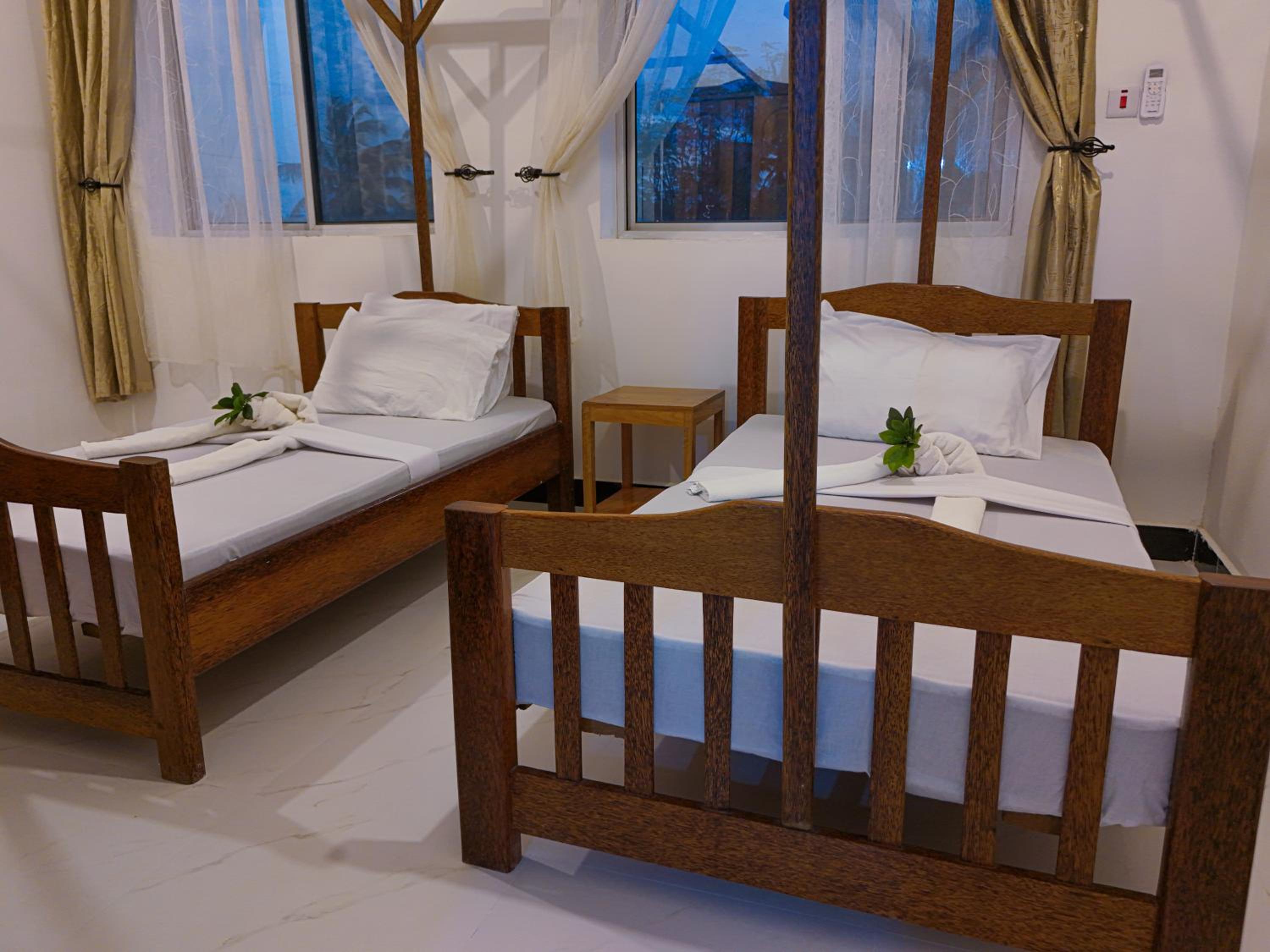 Oceanfront 2BR Zanzibar - Free Airport Shuttle