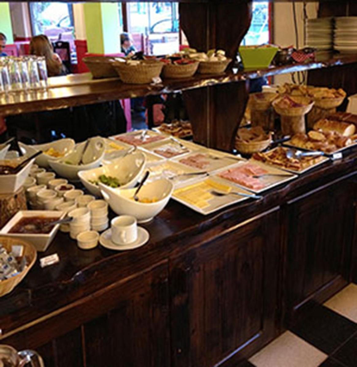 breakfast buffet