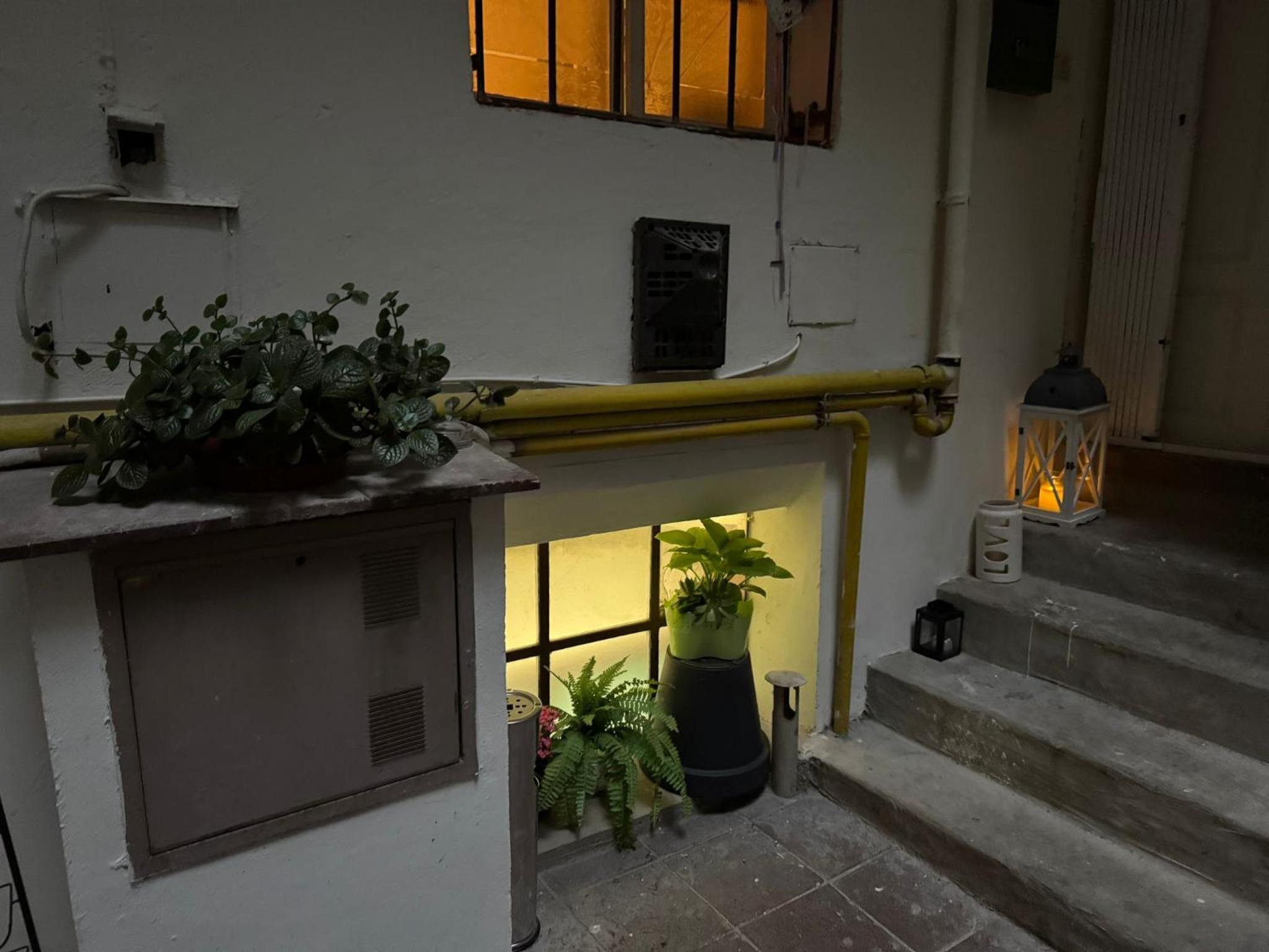 Bachelor's apartment - Smoking area - Private courtyard