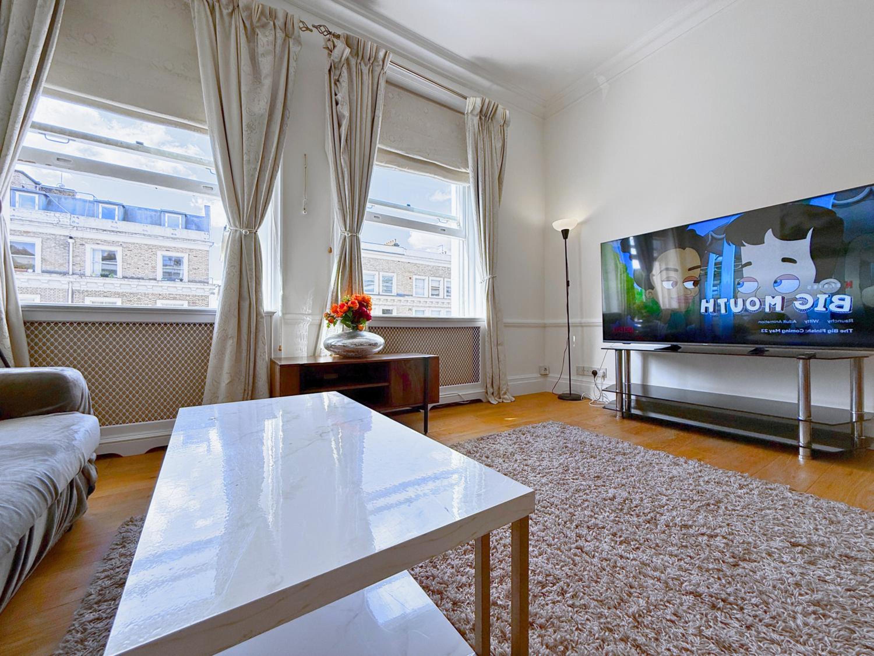 Knightsbridge & South Kensington, Private Garden Super King 2Beds 2Bath by Hyde Park & Royal Albert Hall
