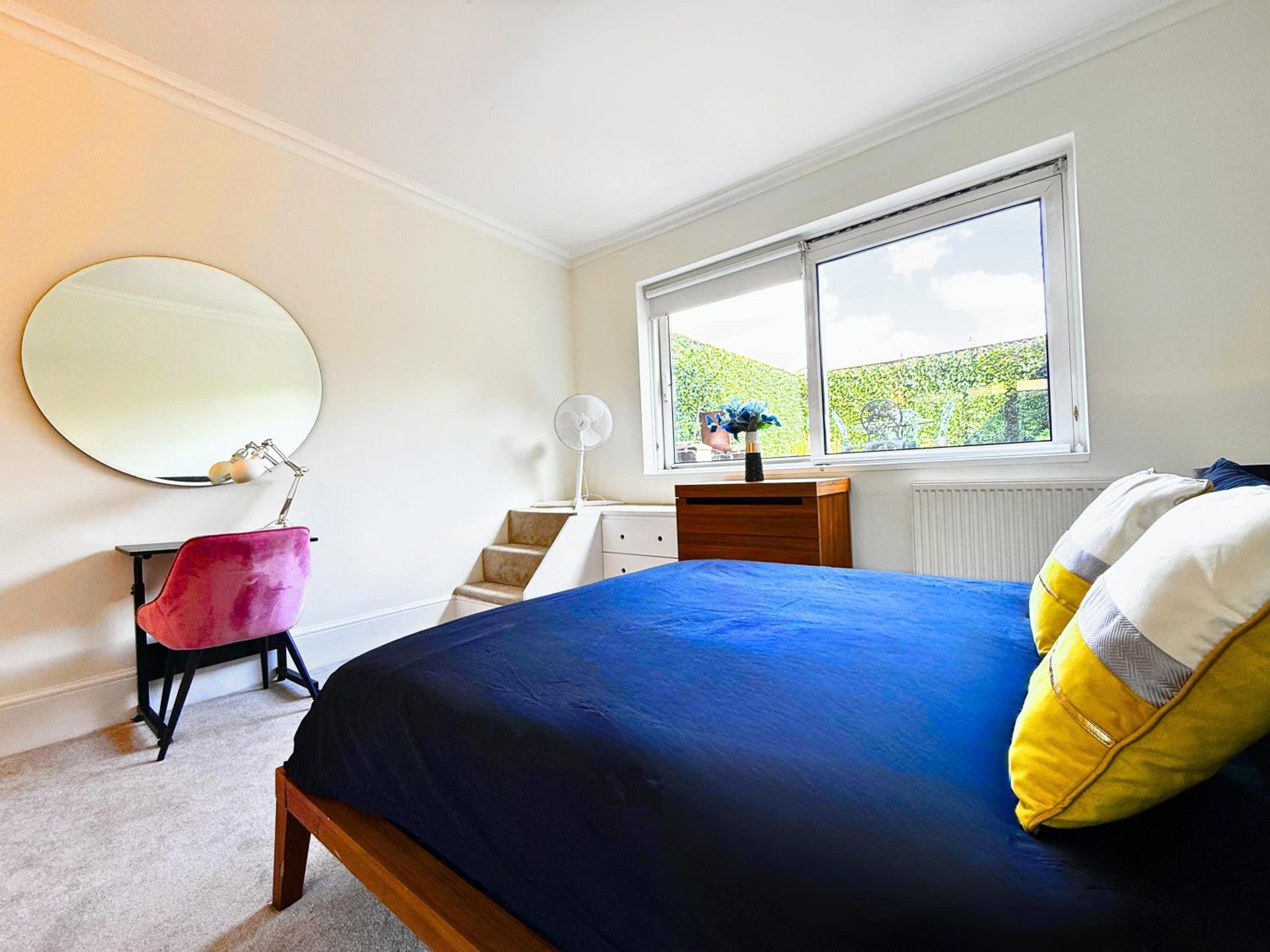 Knightsbridge & South Kensington, Private Garden Super King 2Beds 2Bath by Hyde Park & Royal Albert Hall