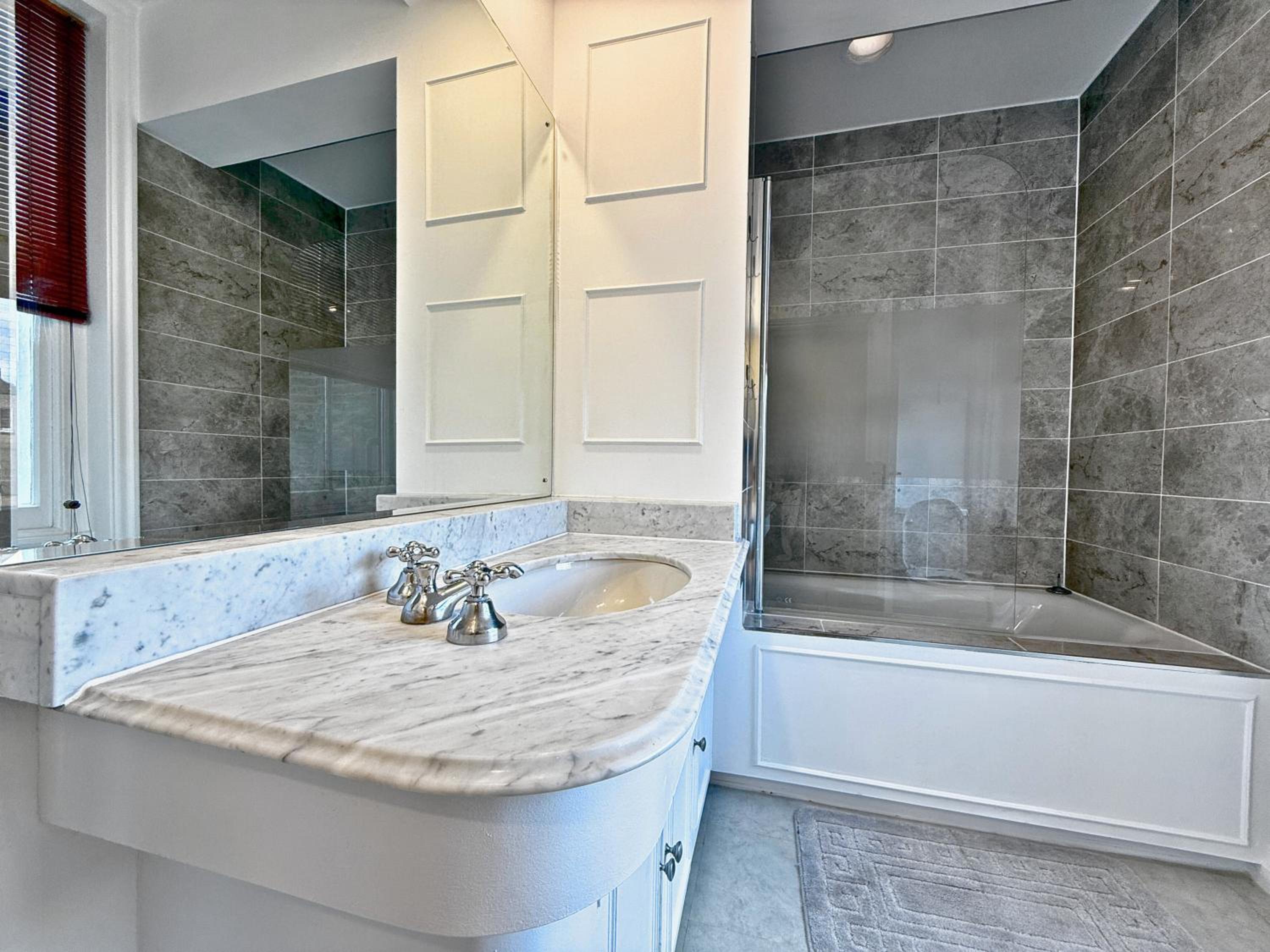 Knightsbridge & South Kensington, Private Garden Super King 2Beds 2Bath by Hyde Park & Royal Albert Hall