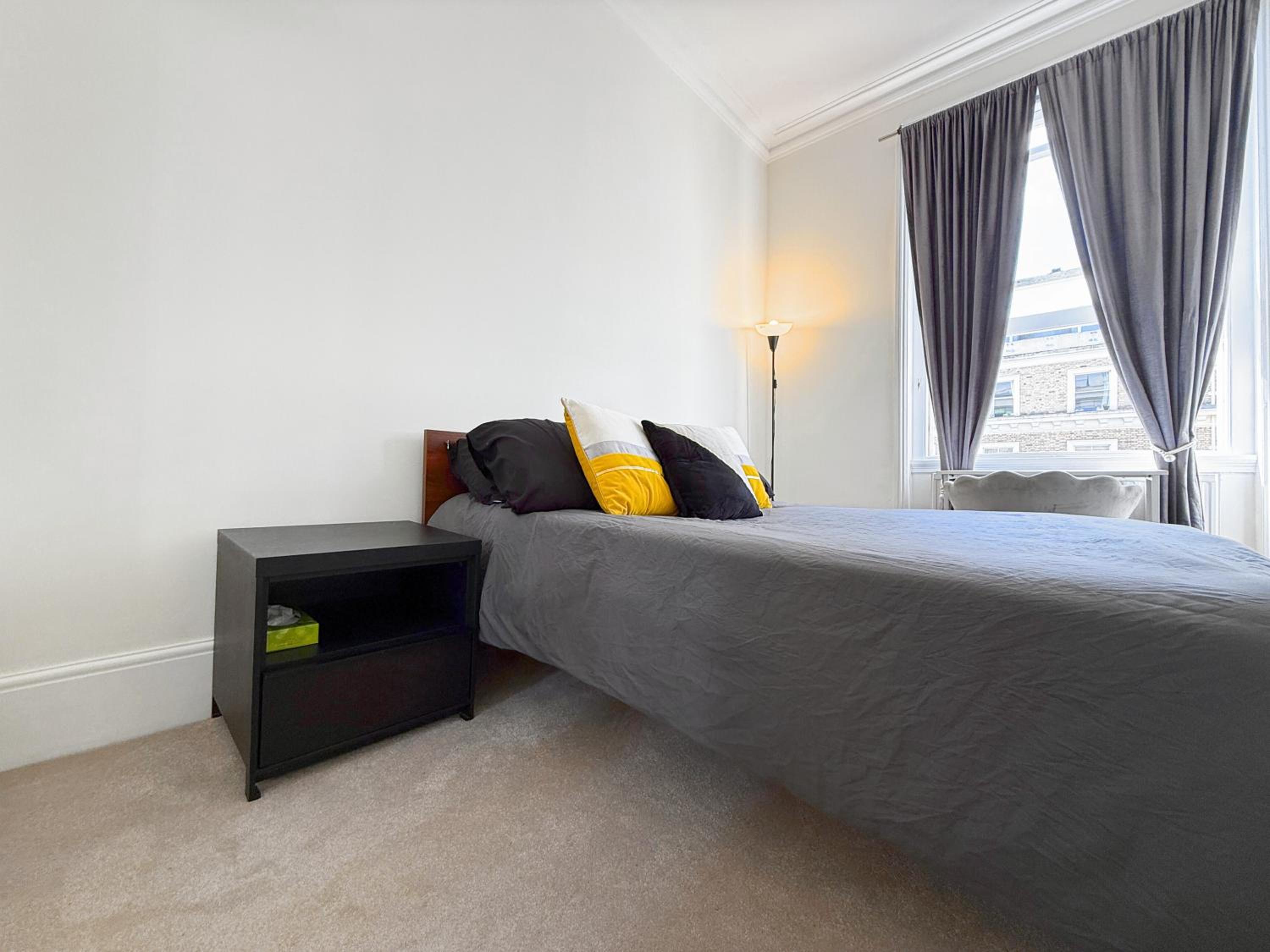 Knightsbridge & South Kensington, Private Garden Super King 2Beds 2Bath by Hyde Park & Royal Albert Hall