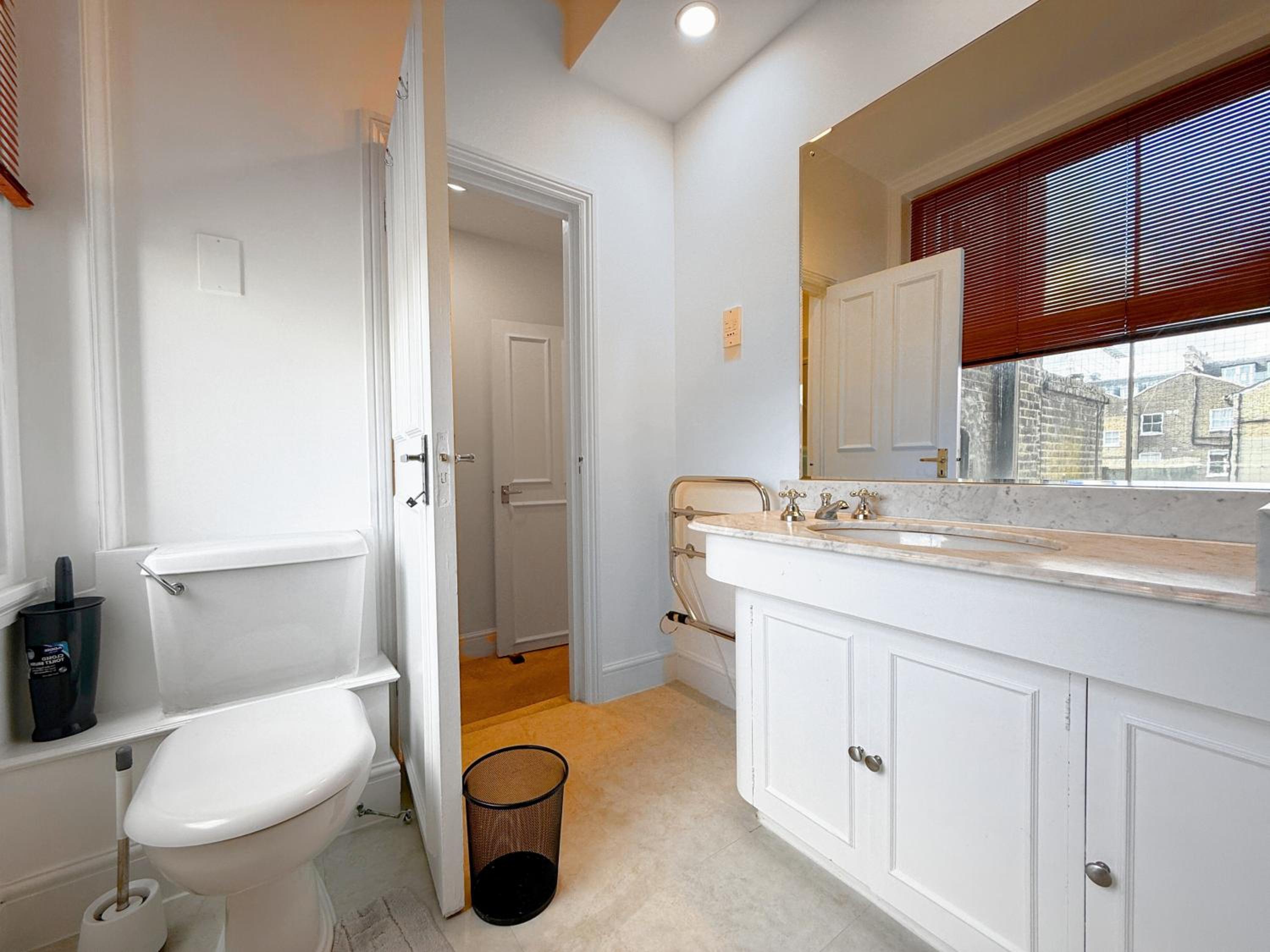 Knightsbridge & South Kensington, Private Garden Super King 2Beds 2Bath by Hyde Park & Royal Albert Hall