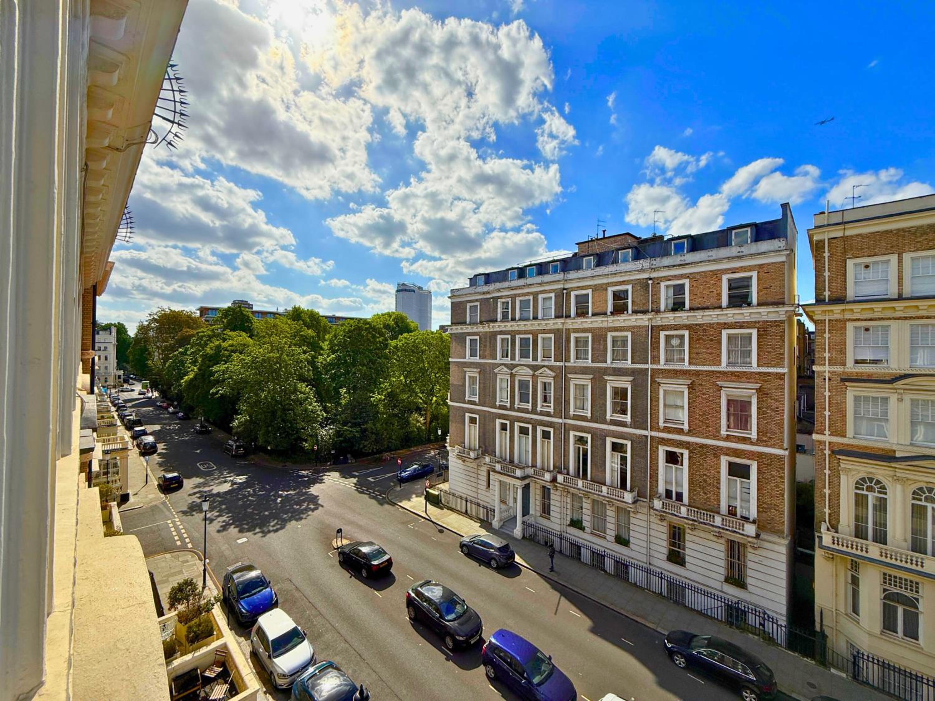Knightsbridge & South Kensington, Private Garden Super King 2Beds 2Bath by Hyde Park & Royal Albert Hall