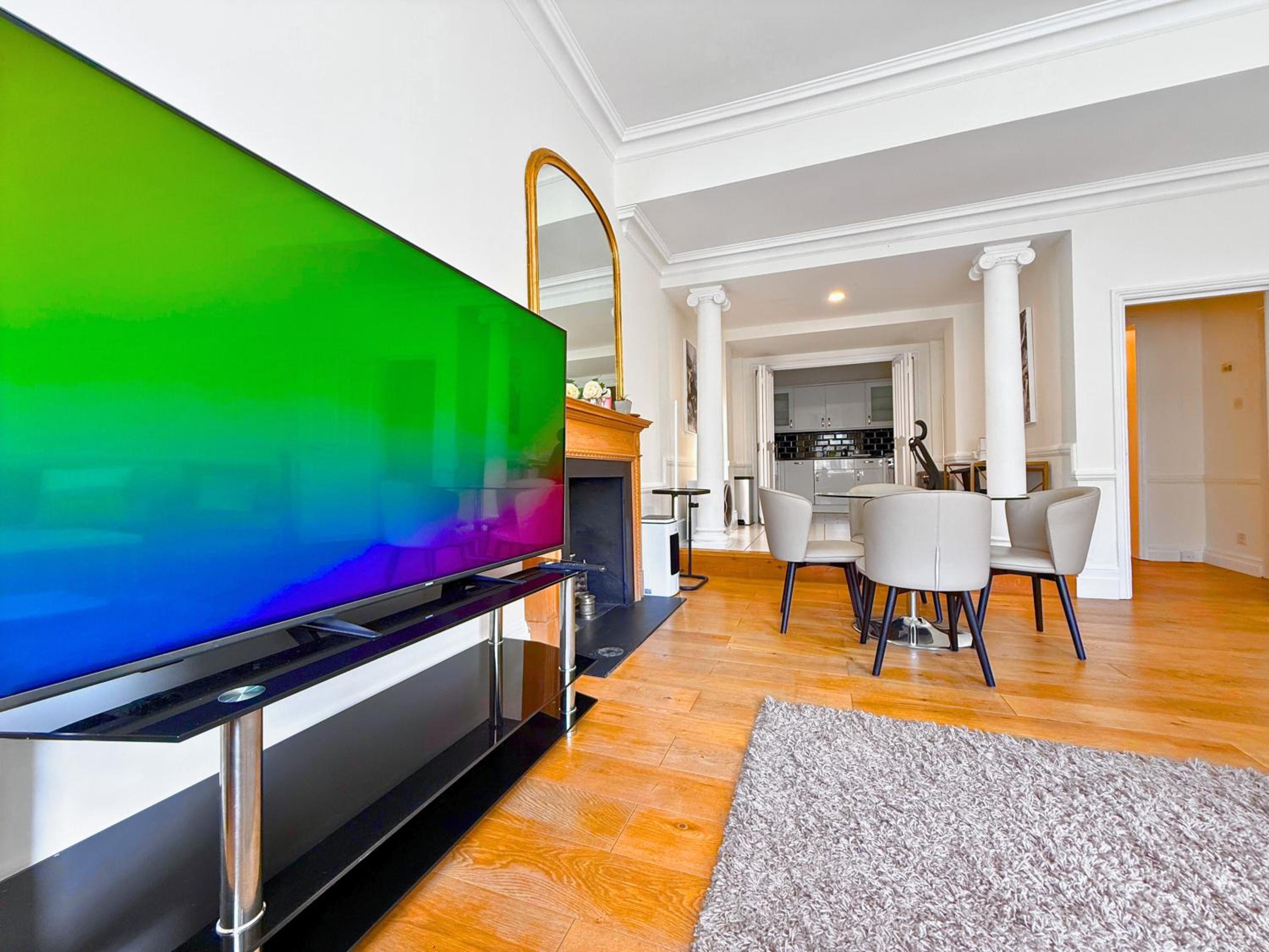Knightsbridge & South Kensington, Private Garden Super King 2Beds 2Bath by Hyde Park & Royal Albert Hall