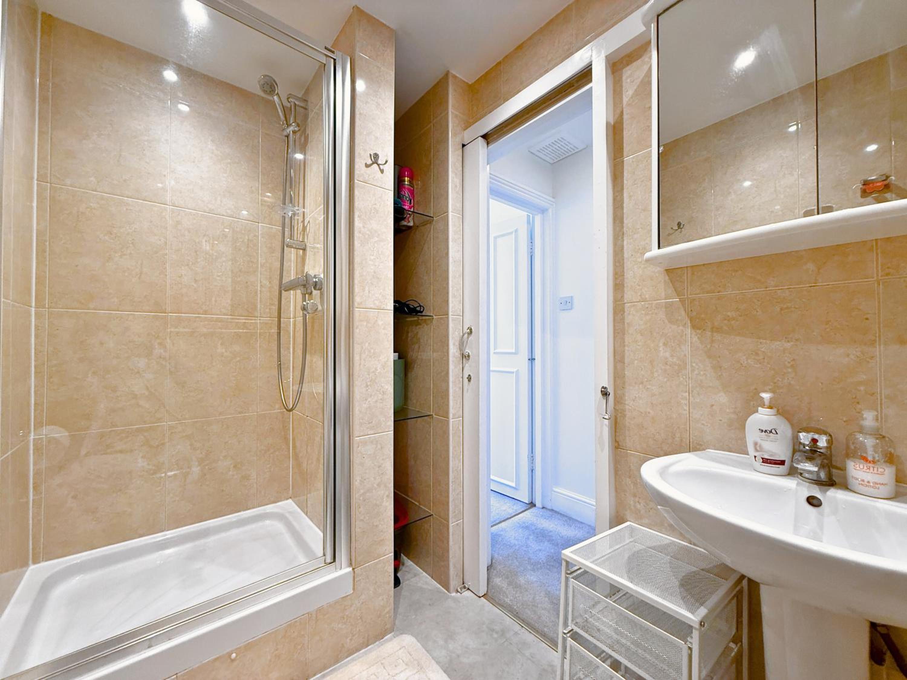 Knightsbridge & South Kensington, Private Garden Super King 2Beds 2Bath by Hyde Park & Royal Albert Hall