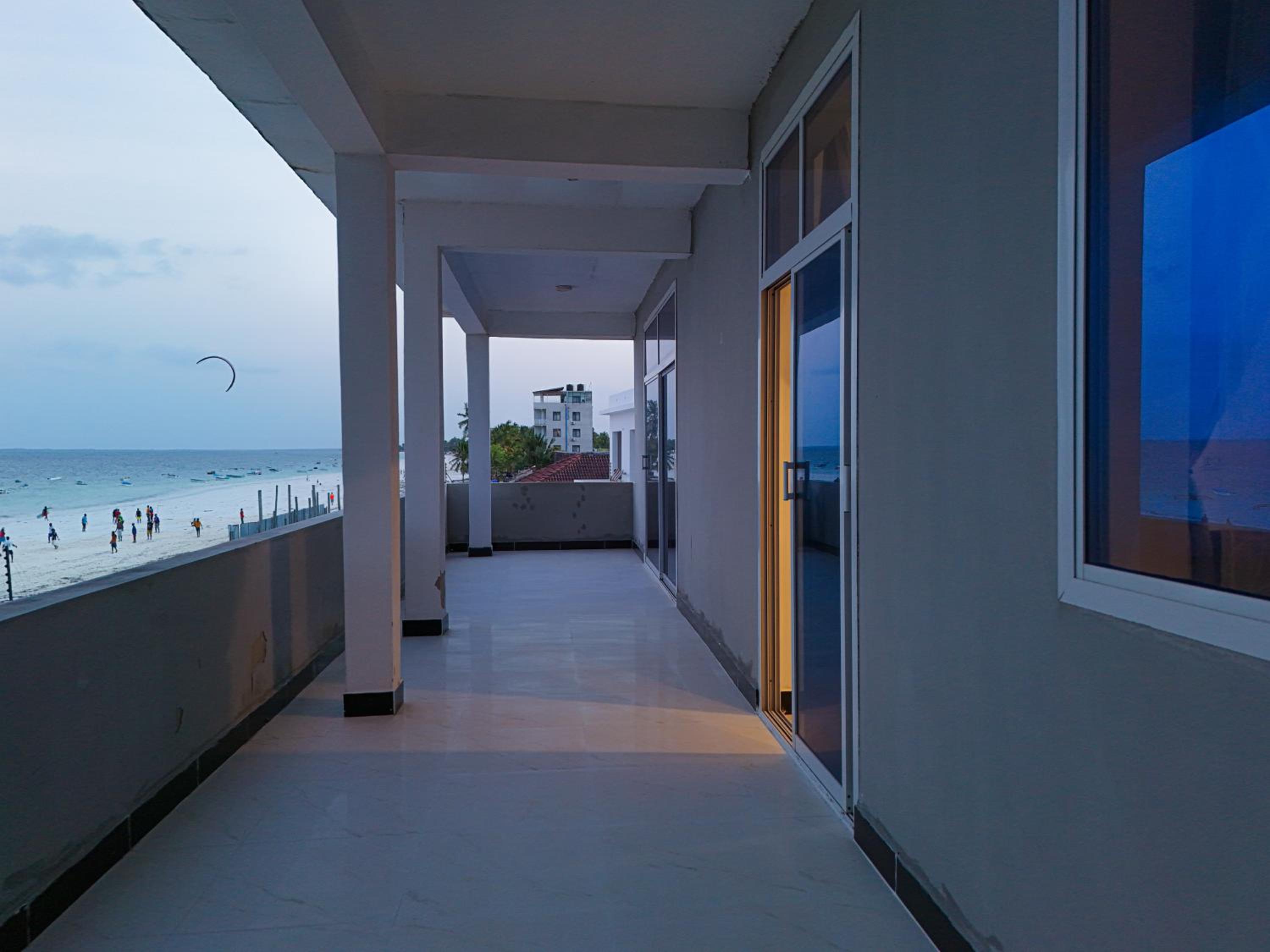 Oceanfront 2BR Zanzibar - Free Airport Shuttle