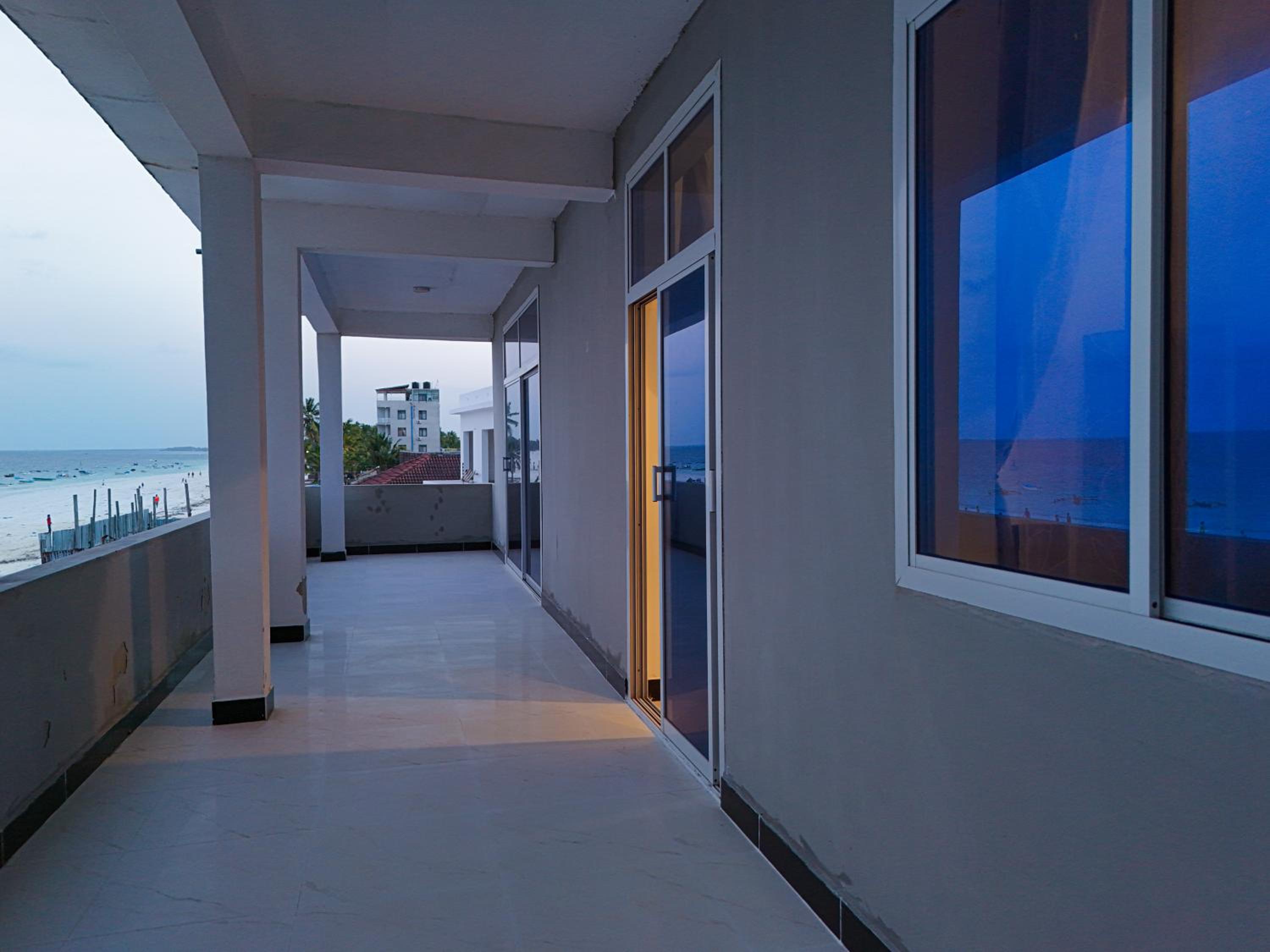 Oceanfront 2BR Zanzibar - Free Airport Shuttle