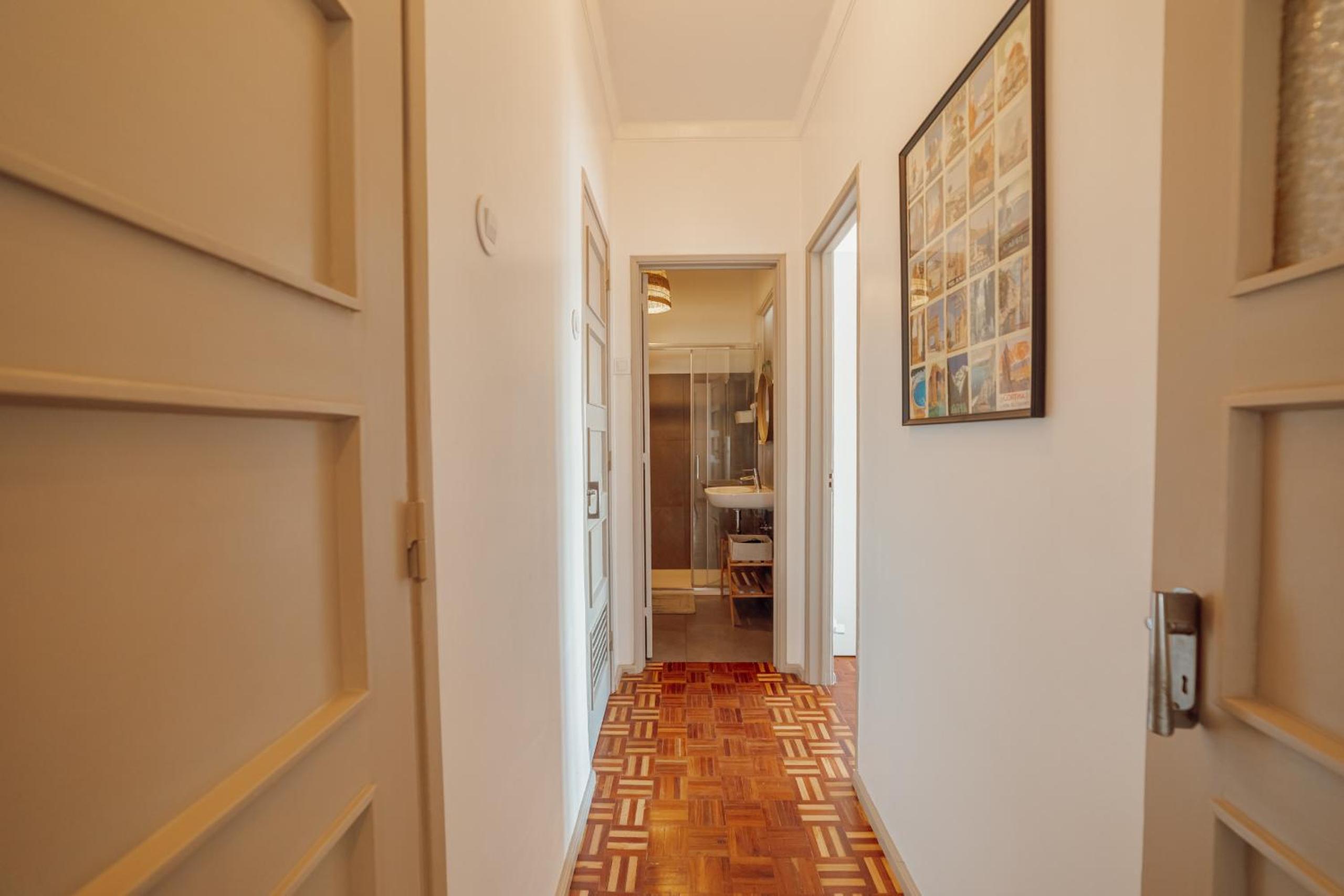 Santa Catarina Flat 2BD with Balcony by Vacationy